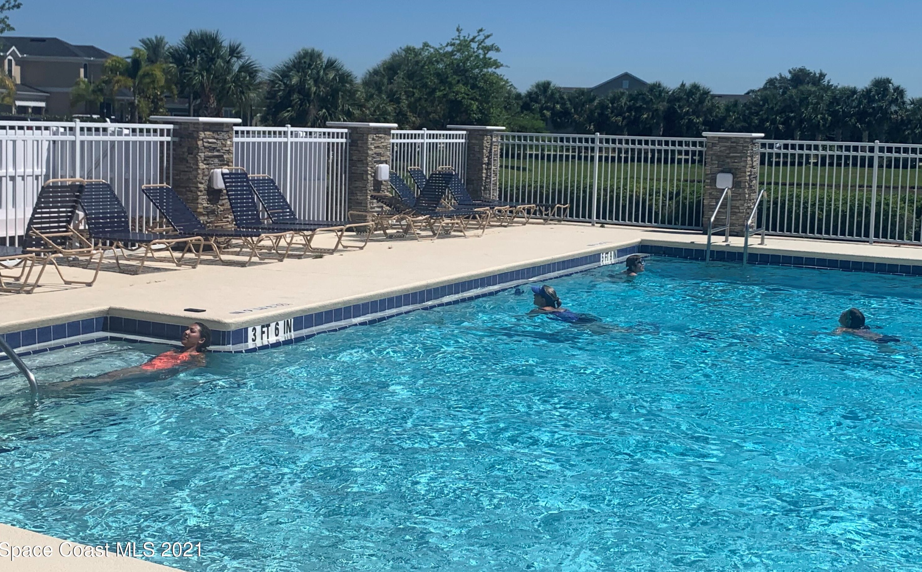 6424 Trieda Dr, Melbourne FL 32940-8079 exterior