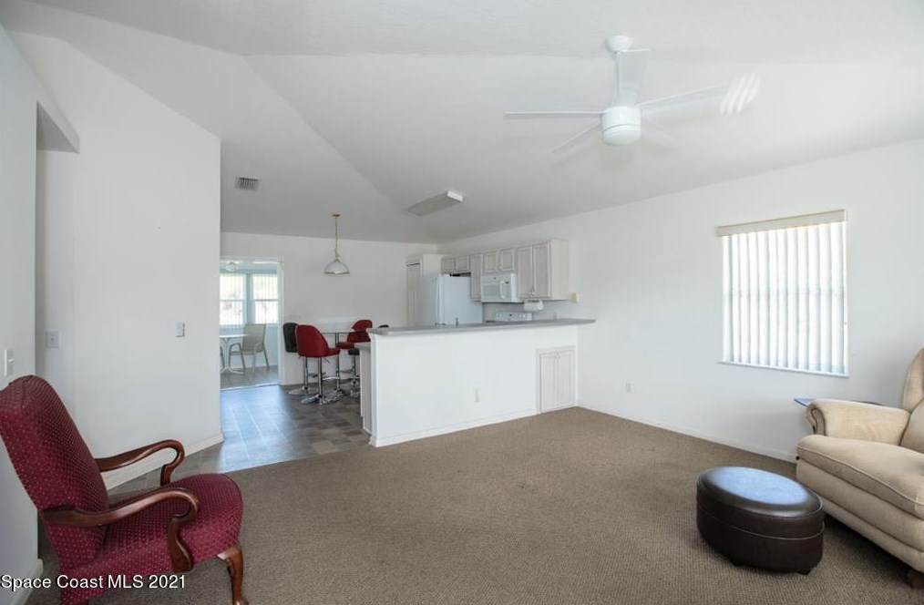 9363 Victoria Dr, Sebastian, FL 32976