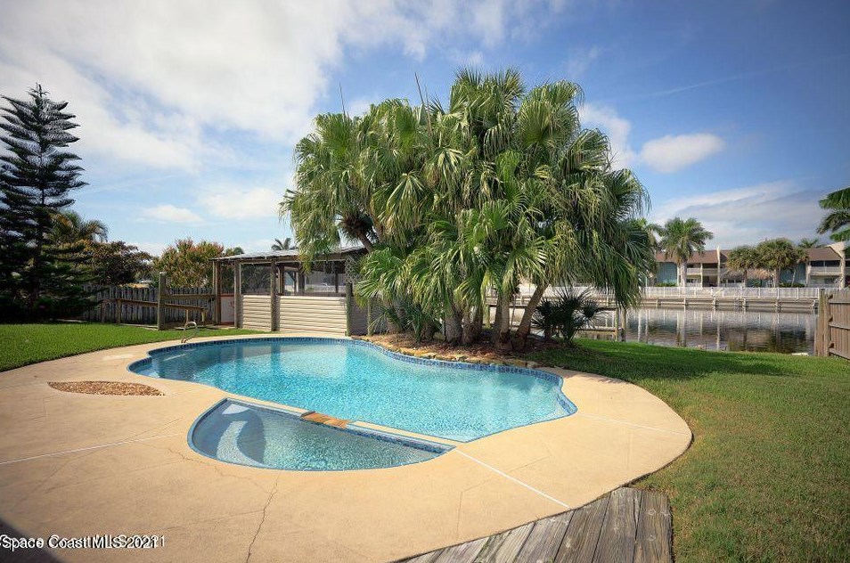255 Milford Point Dr, Merritt Island, FL 32952