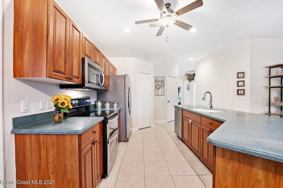 3838 Sunflower Ct, Merritt Island FL  32953-8047 exterior