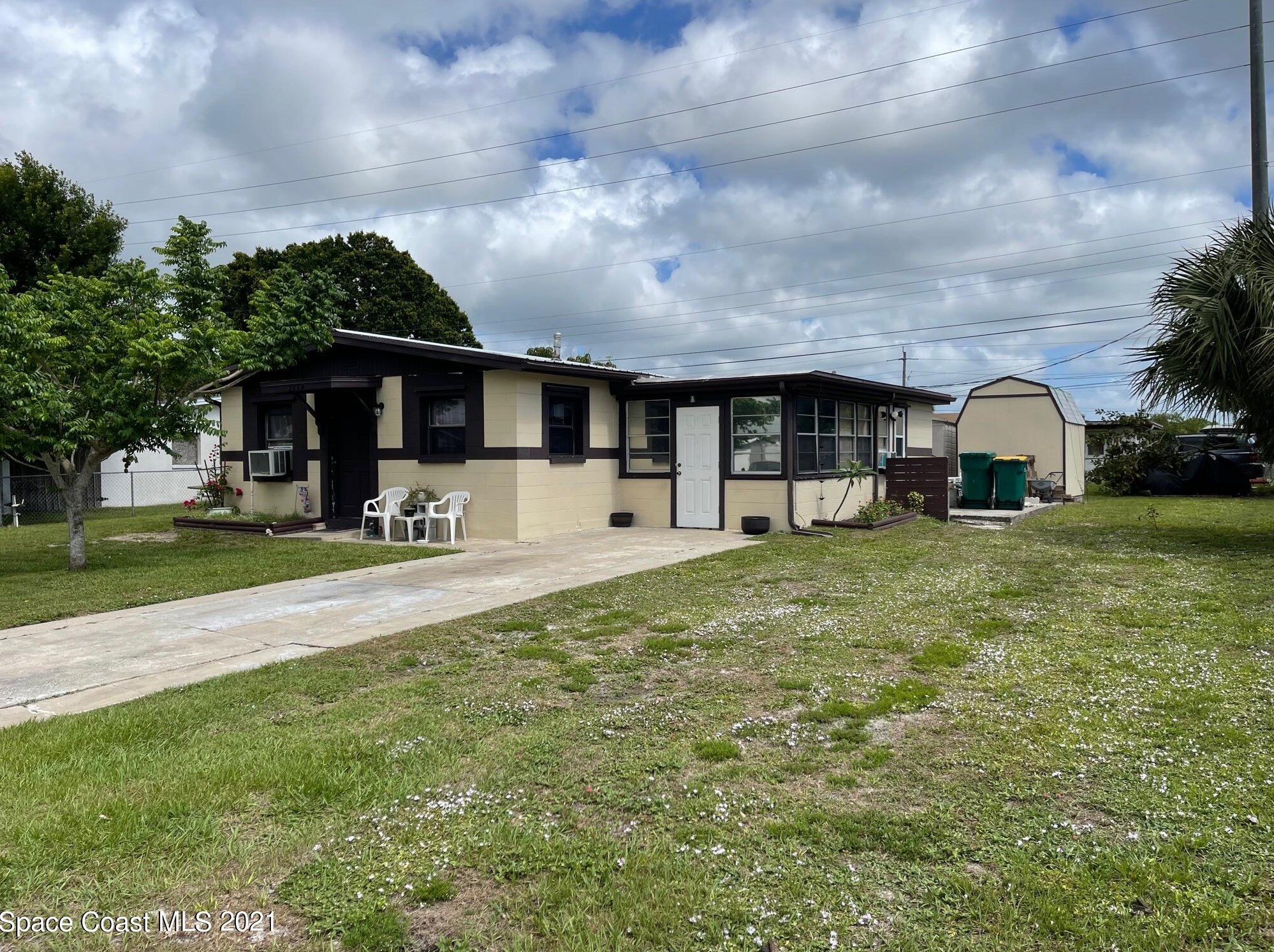2884 Tropic Rd, Melbourne, FL 32935-8933