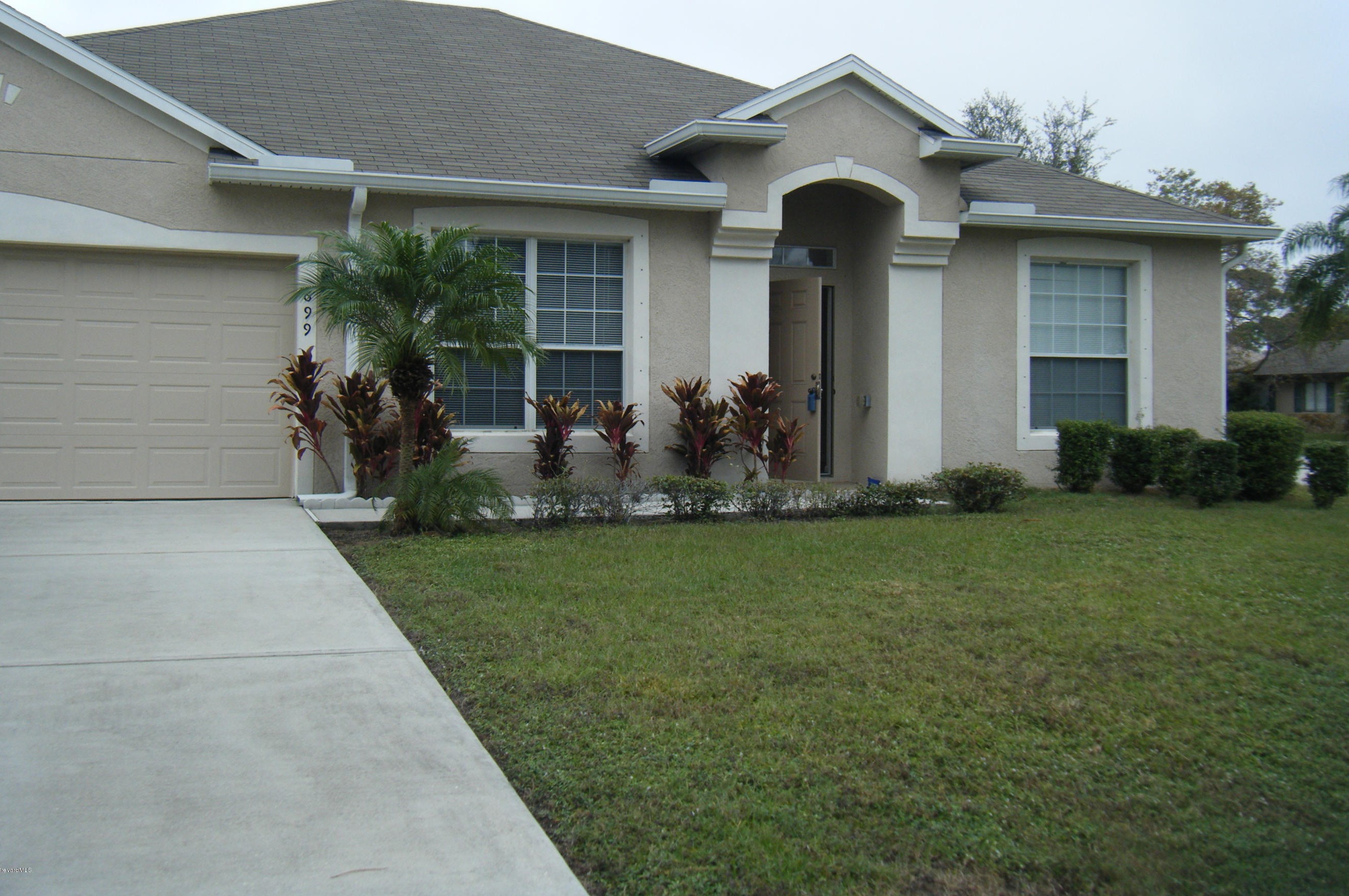 699 Binney St Ne, Melbourne, FL 32907