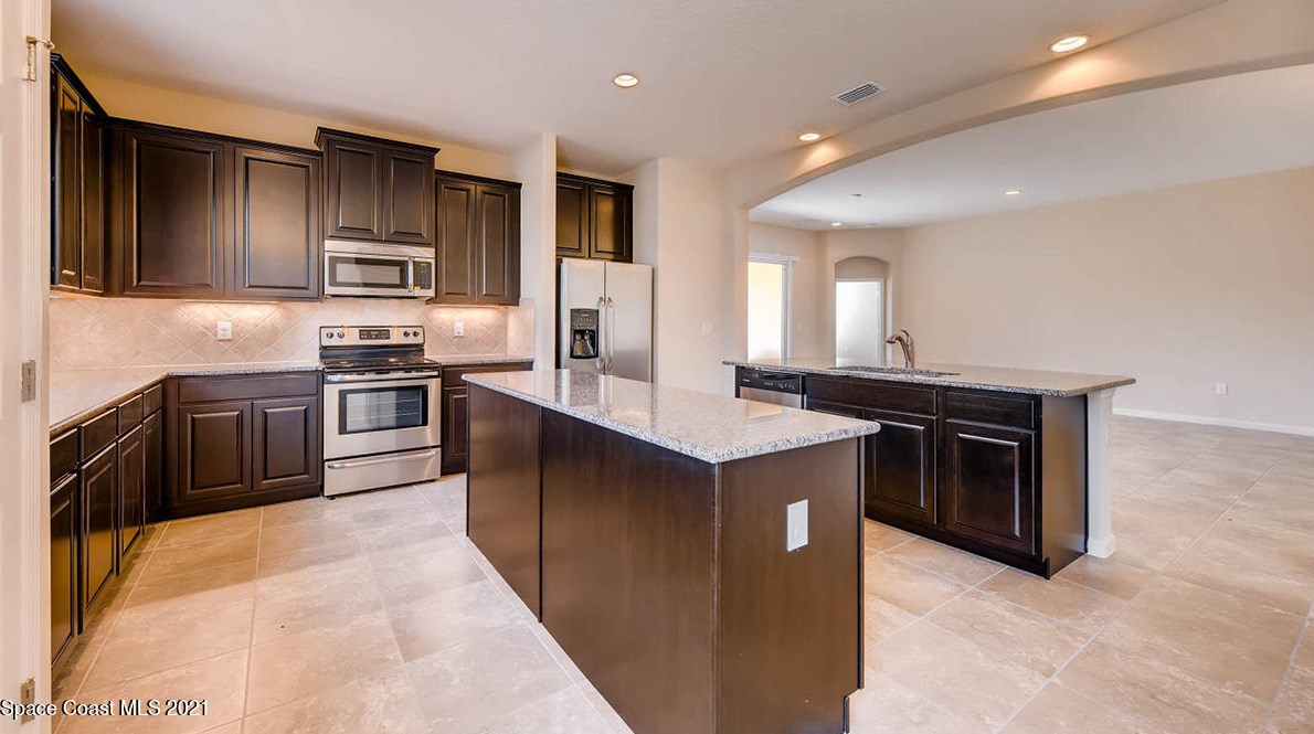 292 Wading Bird Cir, Melbourne, FL 32908-6412