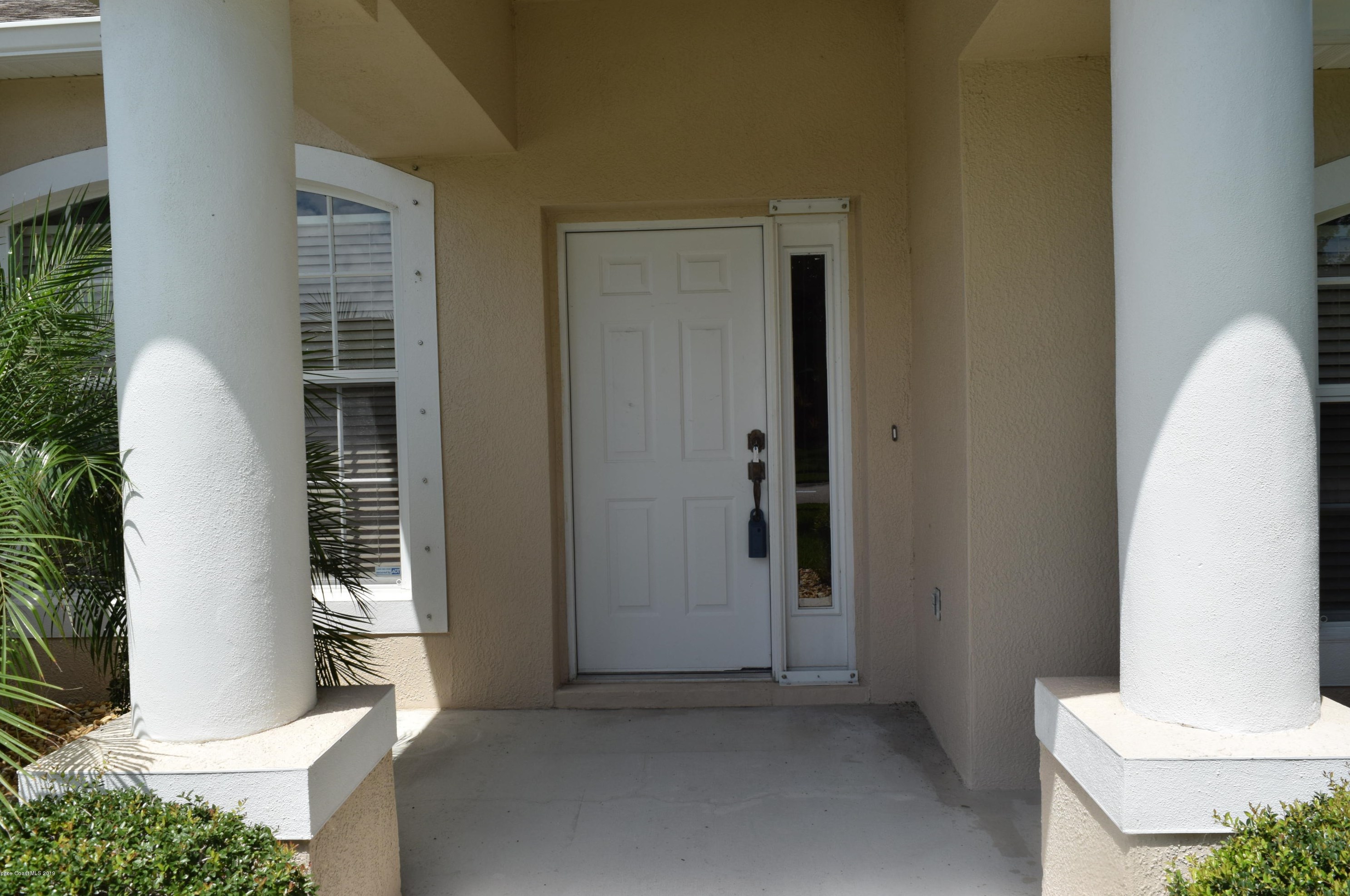 2233 Woodfield Cir, Melbourne, FL 32904
