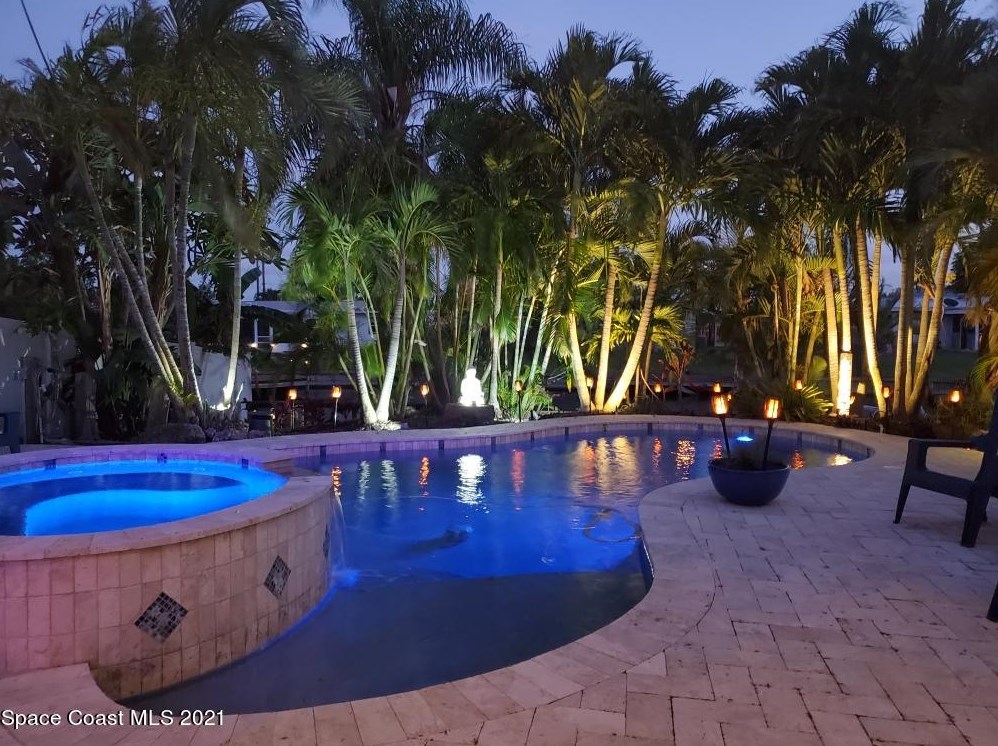 1395 Anchor Ln, Merritt Island, FL 32952-5880