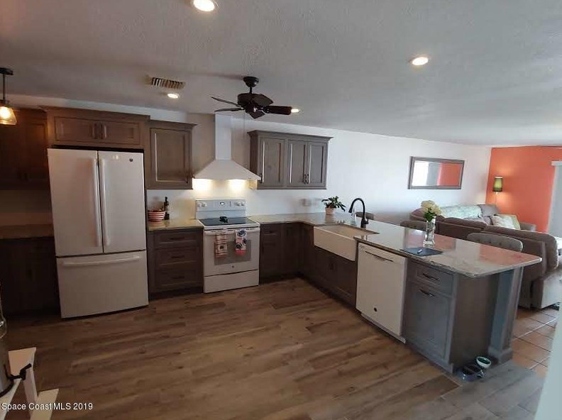 1100 Steven Patrick Ave, Melbourne FL  32937-4251 exterior