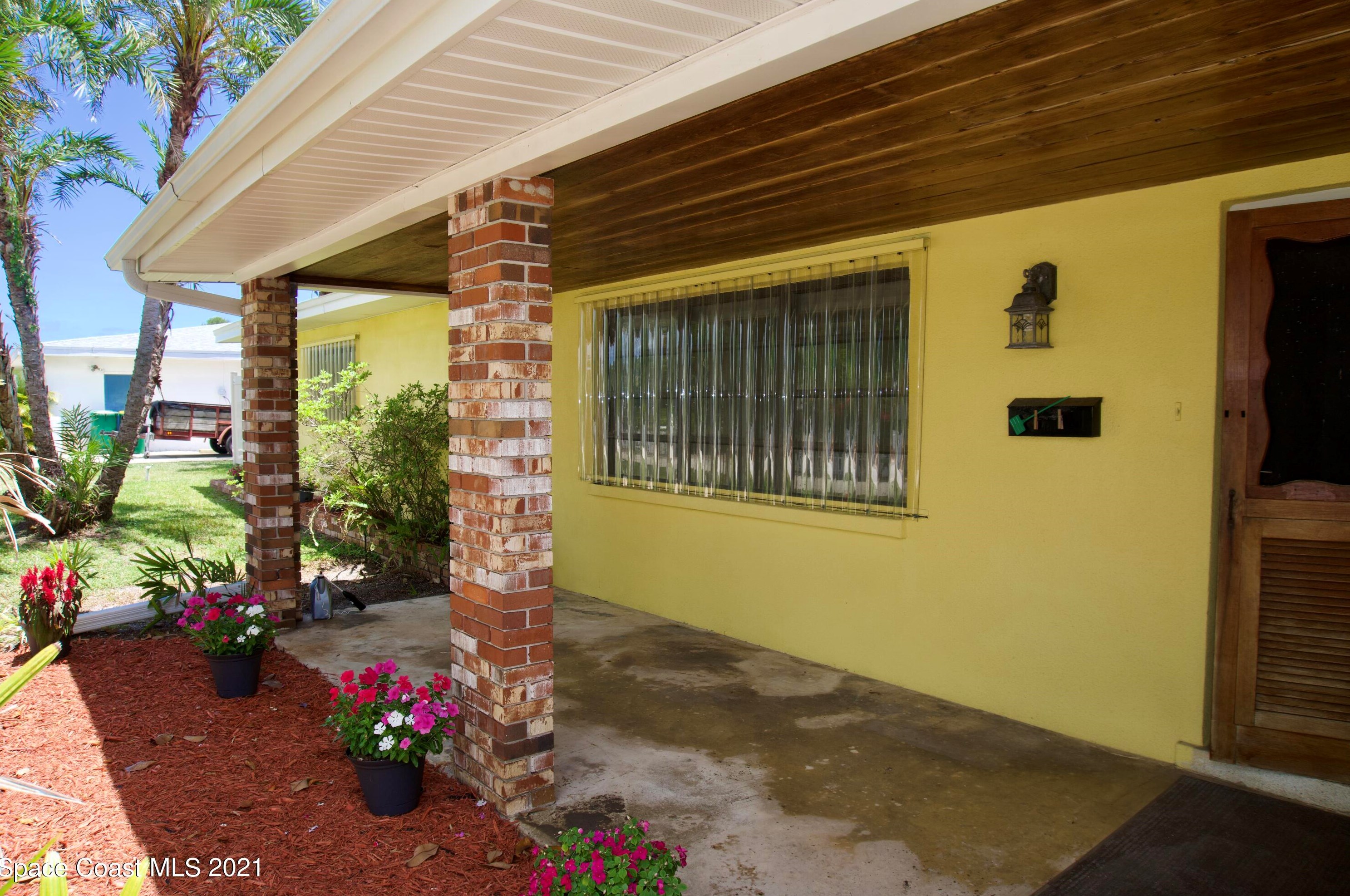 1623 Shore Dr, Merritt Island, FL 32952-5615