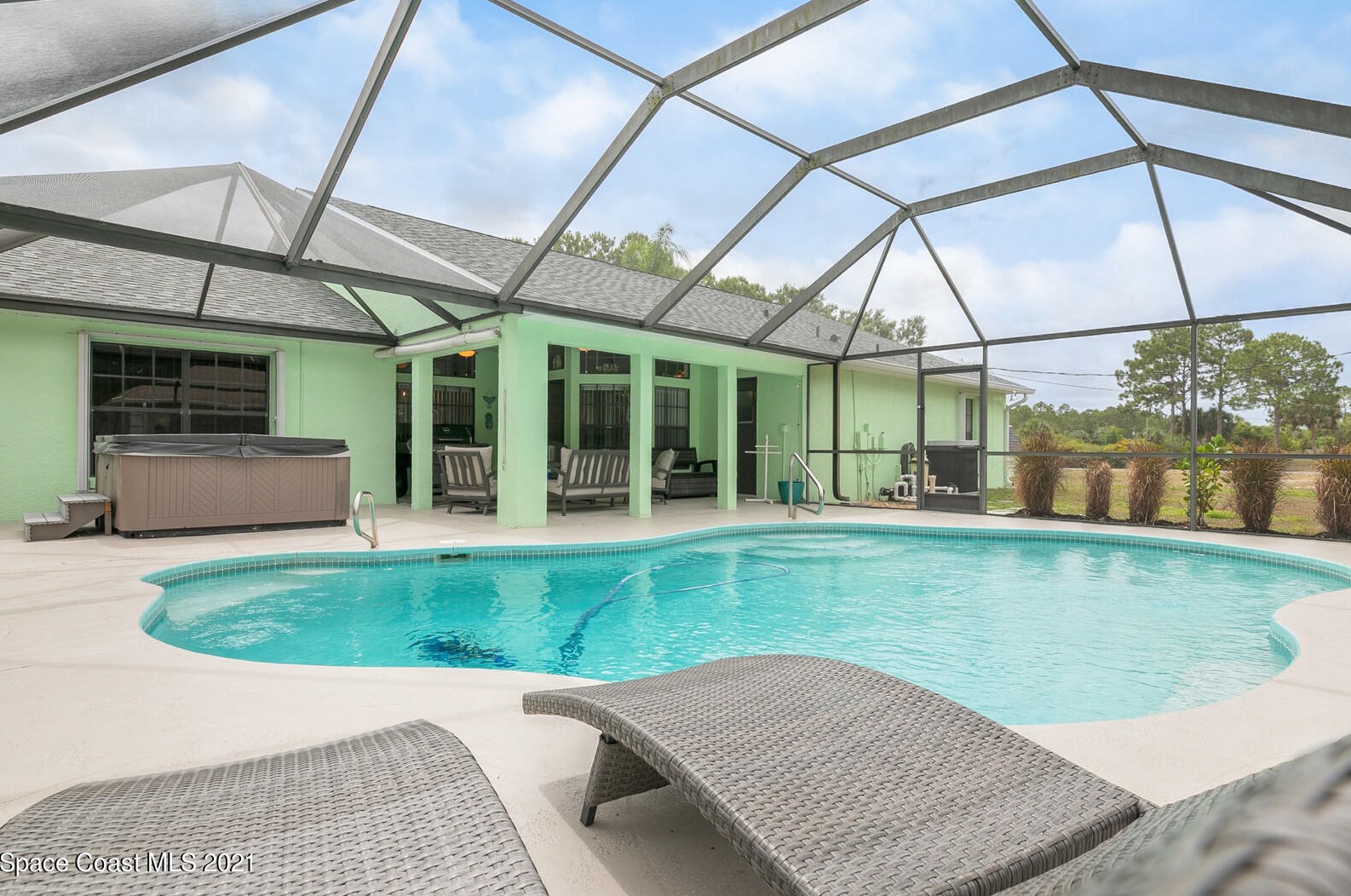 424 Katella Ave, Melbourne, FL 32907-8710