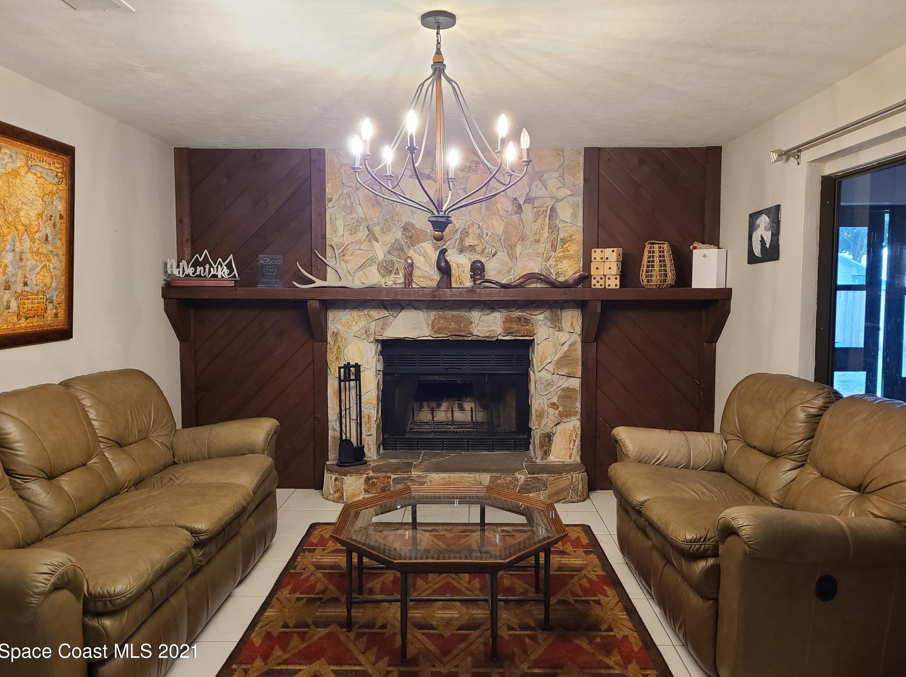 963 Pembroke Ave, Melbourne, FL 32907-1349