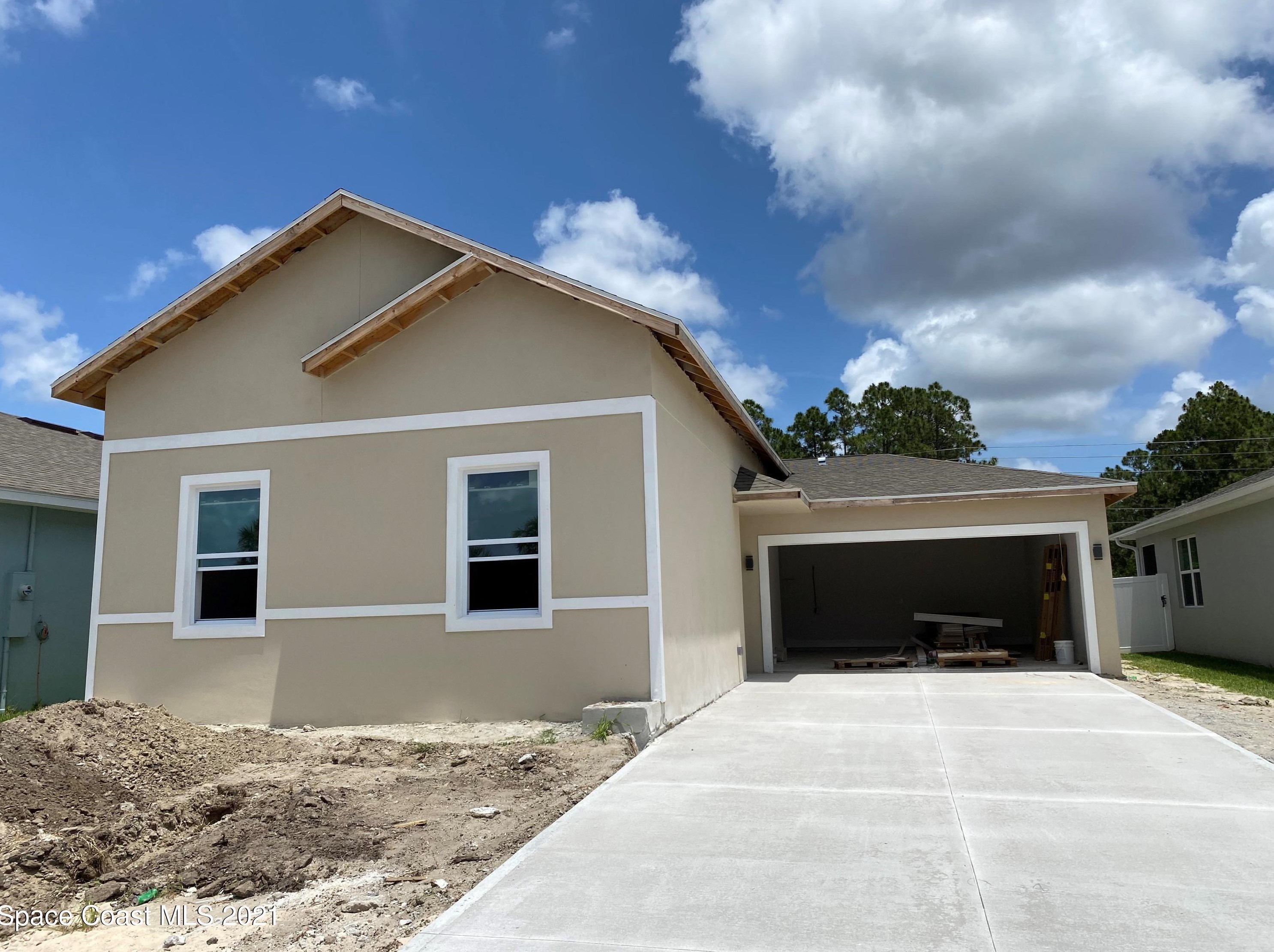 951 Tahiti Ave, Melbourne, FL 32909-5160