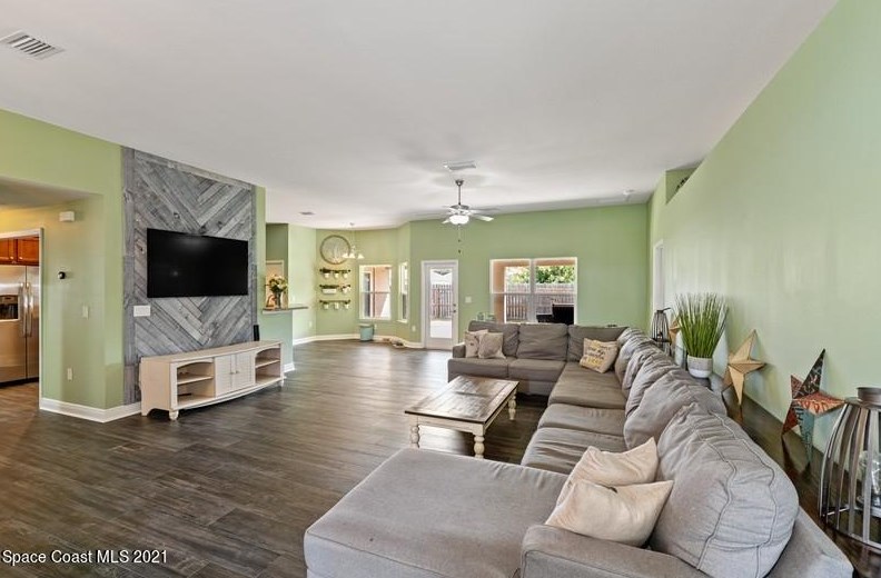1357 Depew St, Melbourne, FL 32909-7674