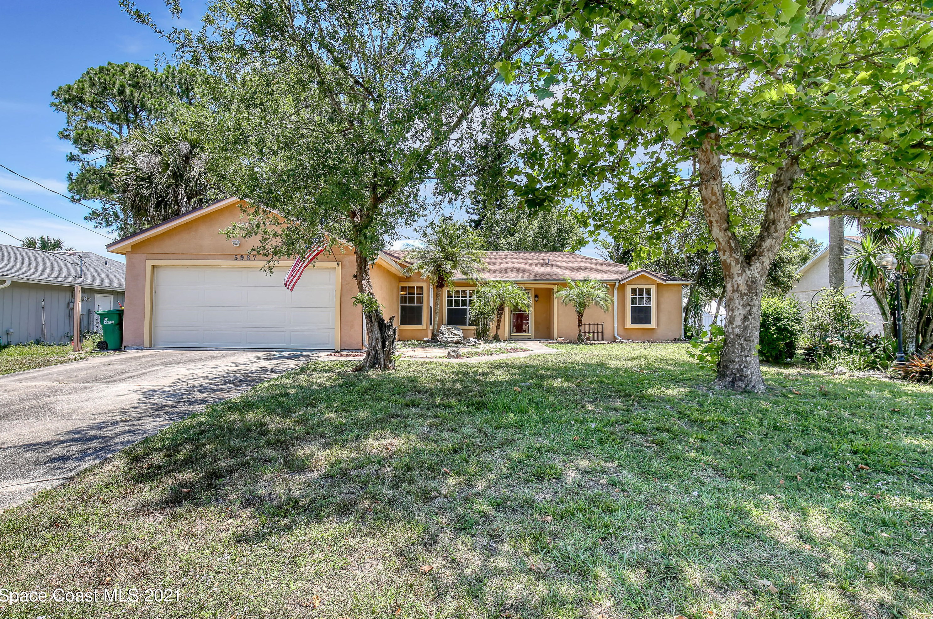 5987 Flamingo Ave, Cocoa, FL 32927-8107