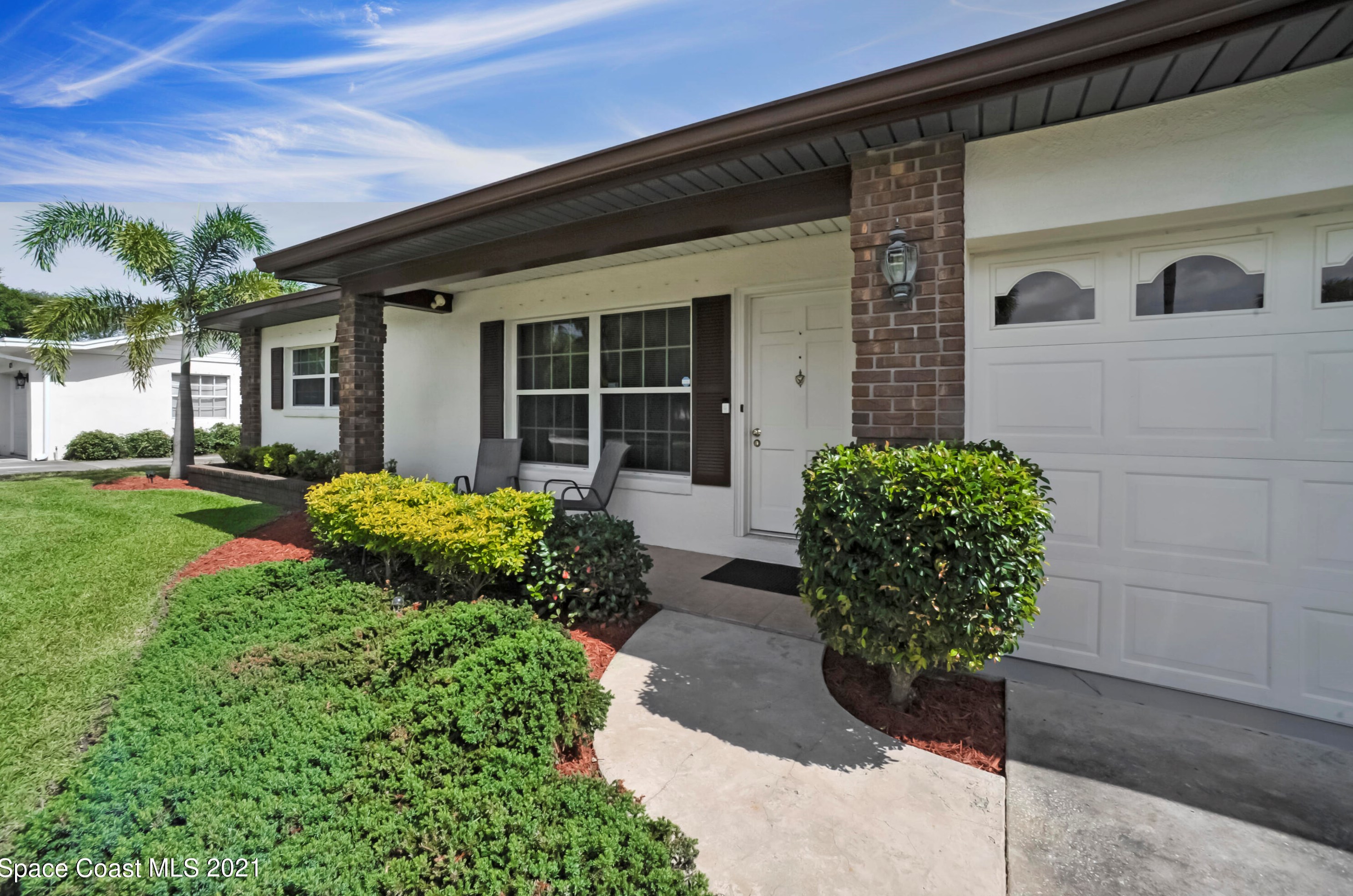 887 Hemlock St, Melbourne, FL 32935-5009