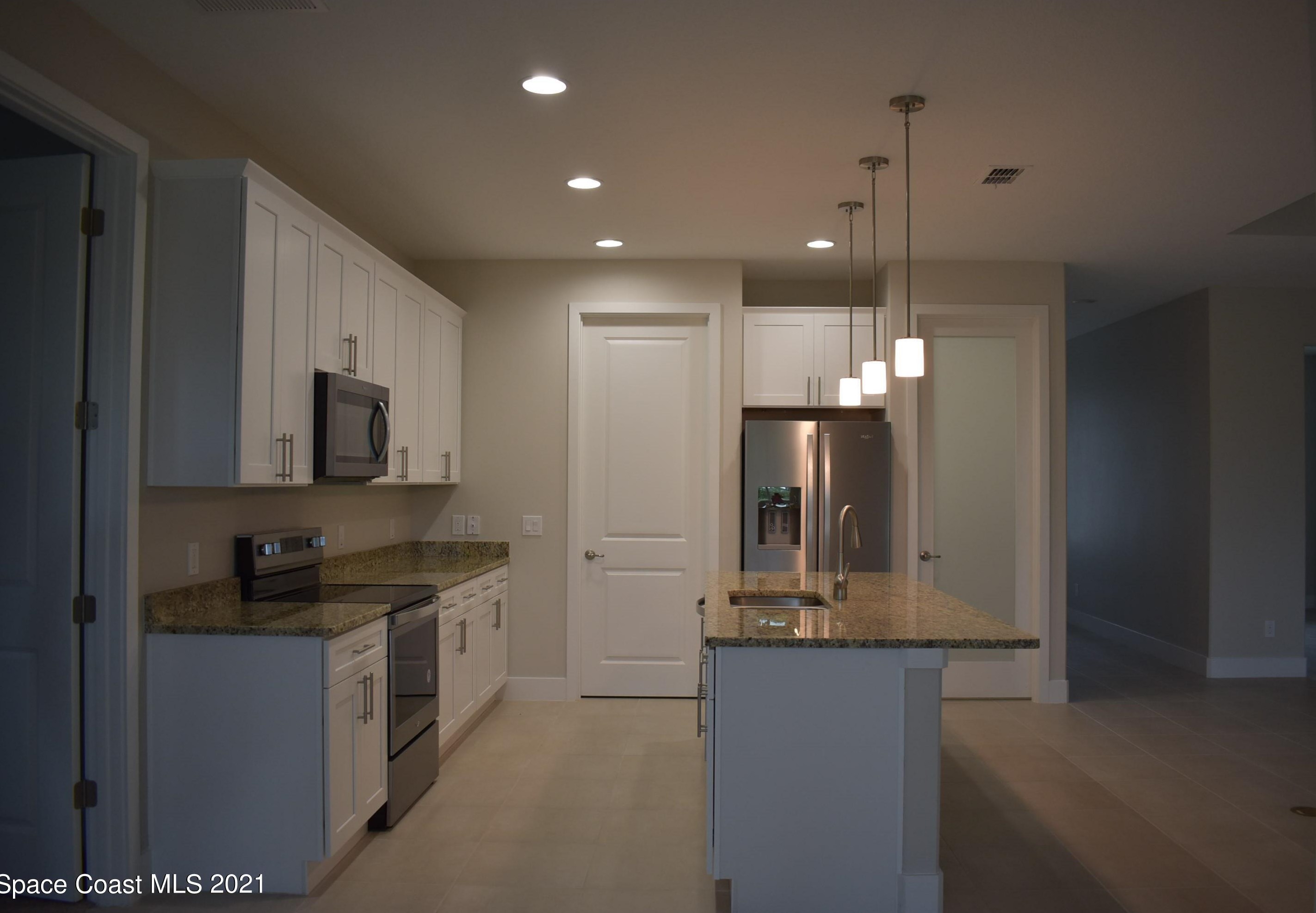 462 Hancock St, Melbourne, FL 32908-1222