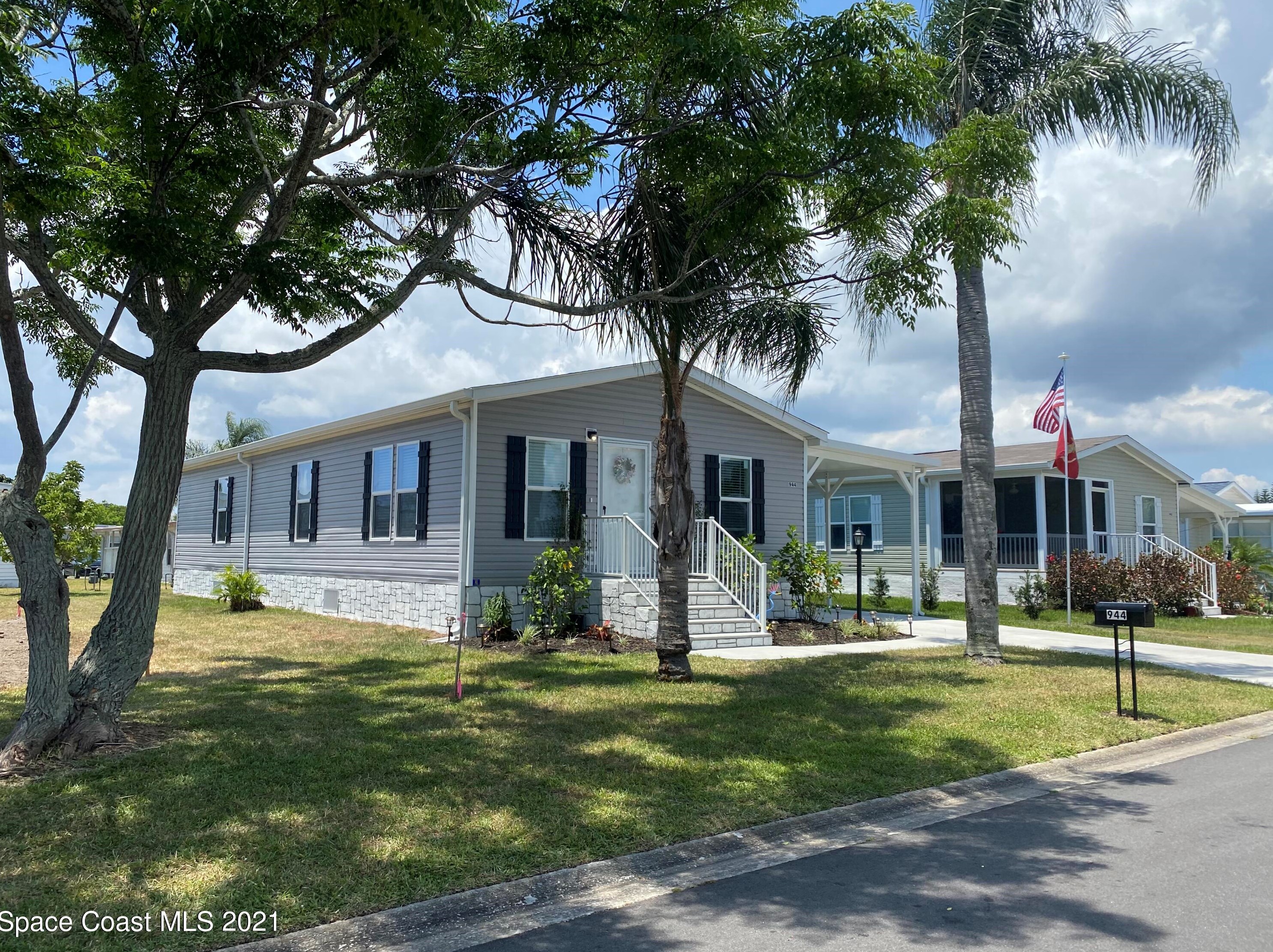 944 Pecan Cir, Sebastian, FL 32976