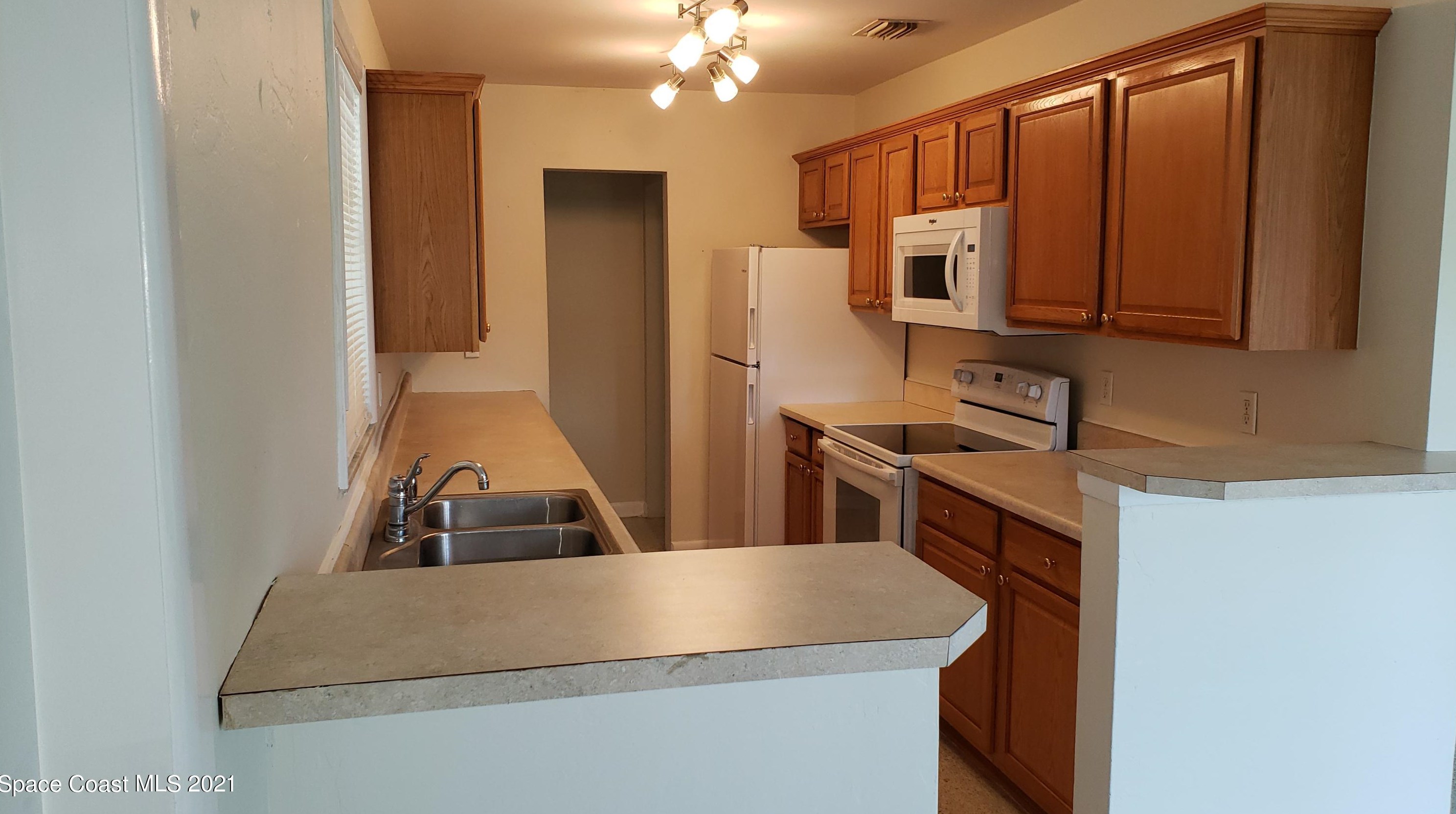 2973 Garden Ave, Melbourne, FL 32905-9012