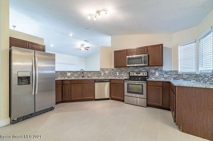 1302 Silver Lake Dr, Melbourne, FL 32940-1952
