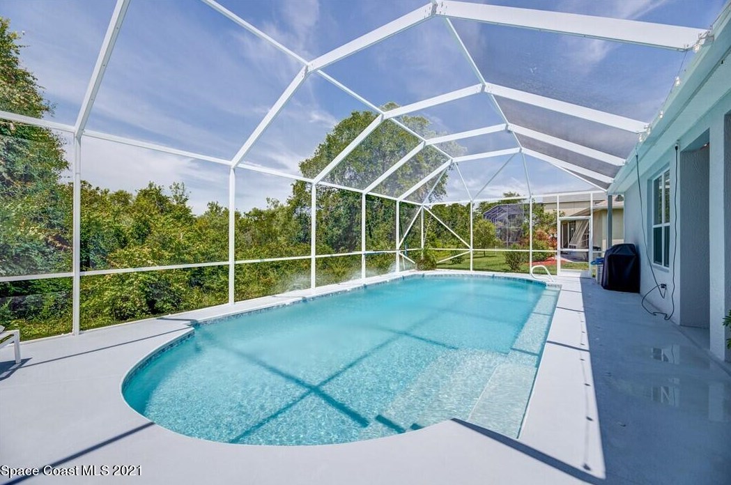 3566 Peninsula Cir, Melbourne, FL 32940-1111
