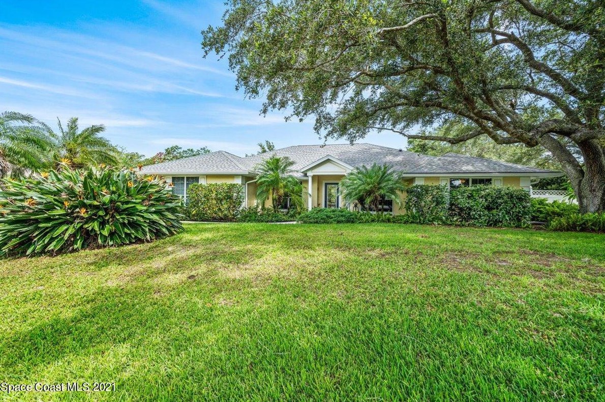 544 Lake Ashley Cir, Melbourne, FL 32904-1985