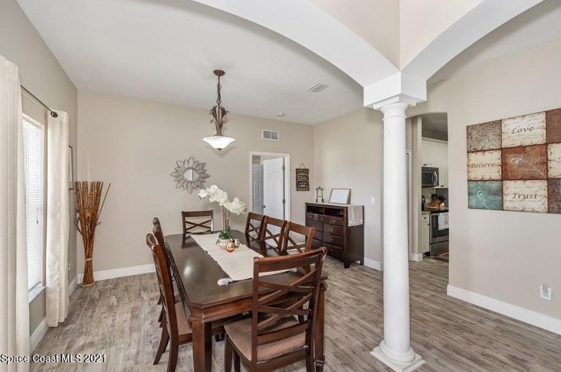 1034 Morgan Cir, Melbourne, FL 32905-7634