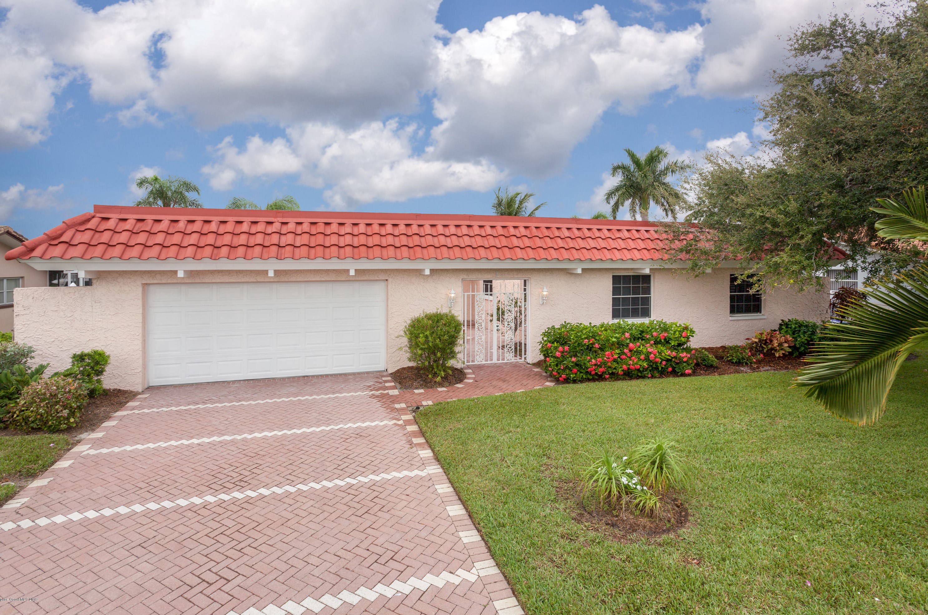 9 Yawl Dr, Cocoa Beach, FL 32931-2624
