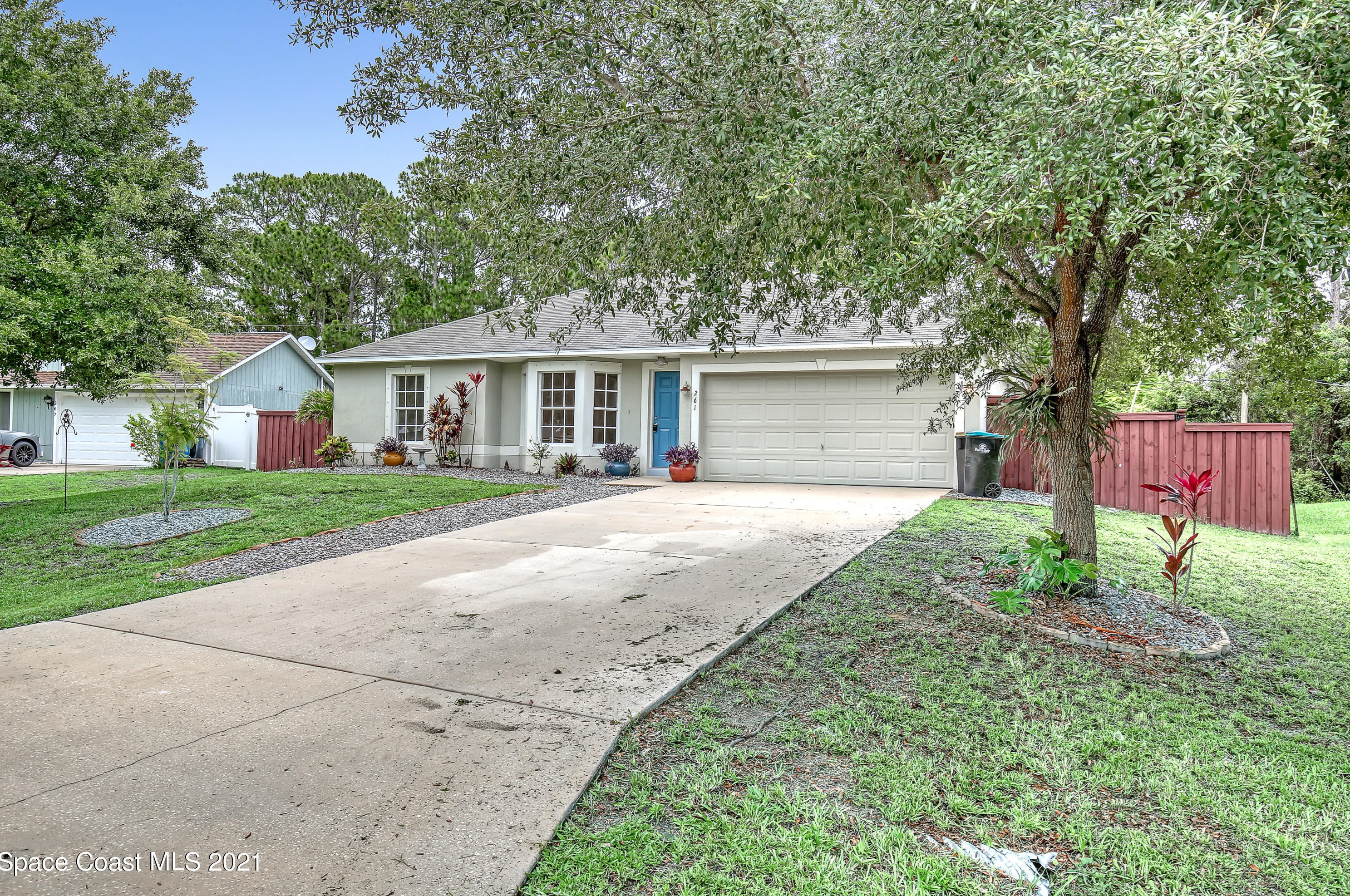 261 Gordon Rd, Melbourne, FL 32907-6918