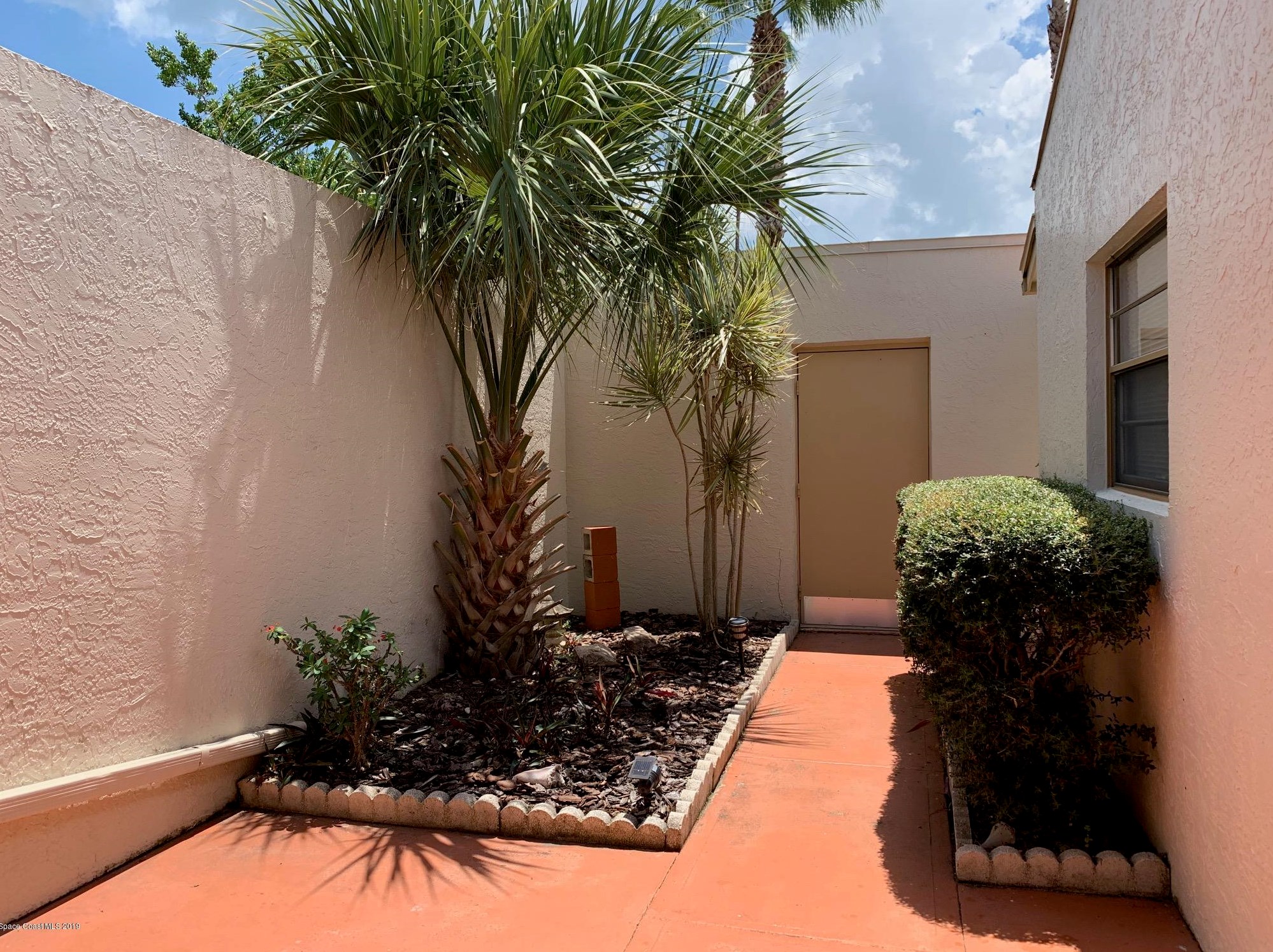 418 Hawthorne Ct, Melbourne, FL 32937