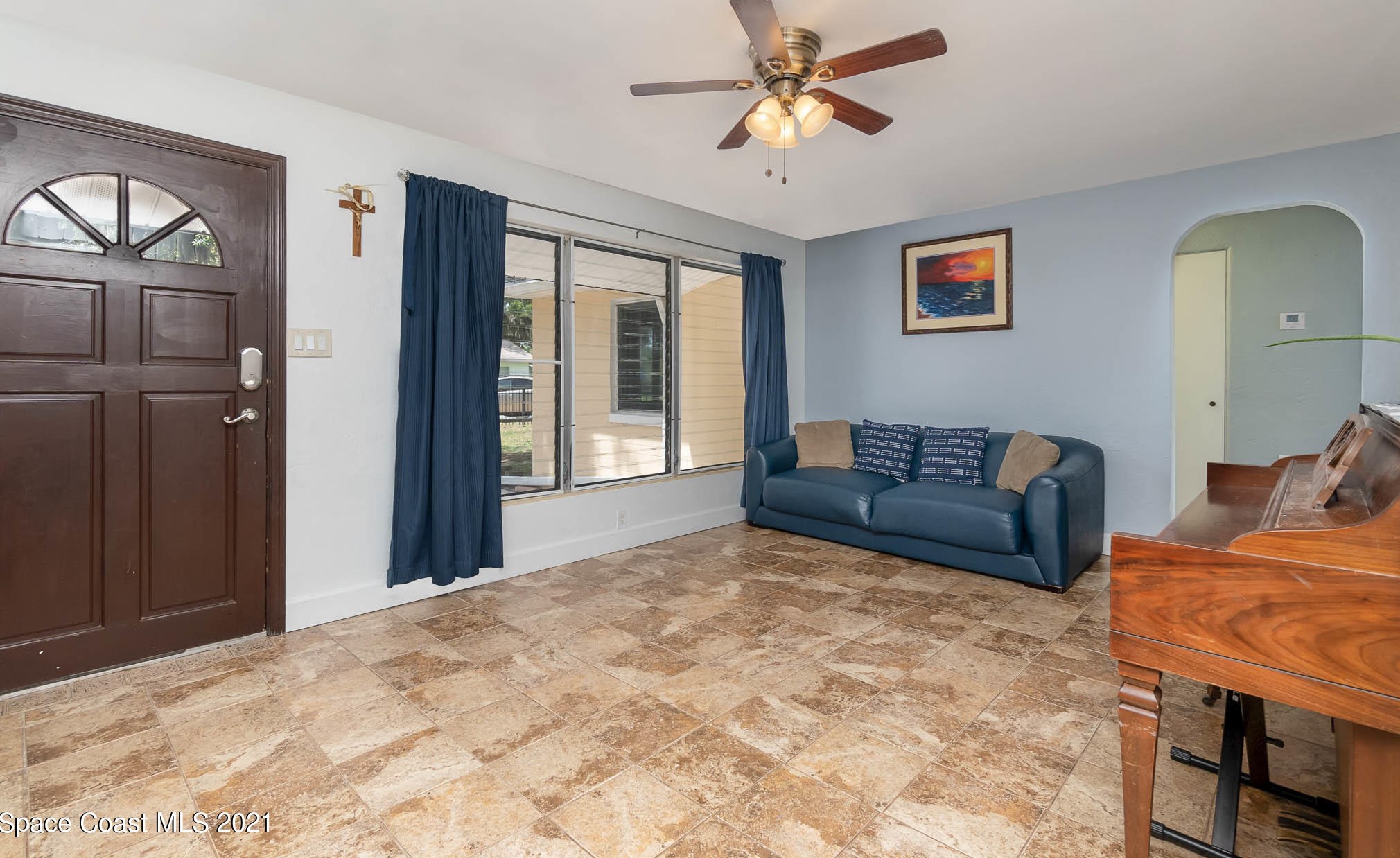 114 9th St, New Smyrna, FL 32168-7784