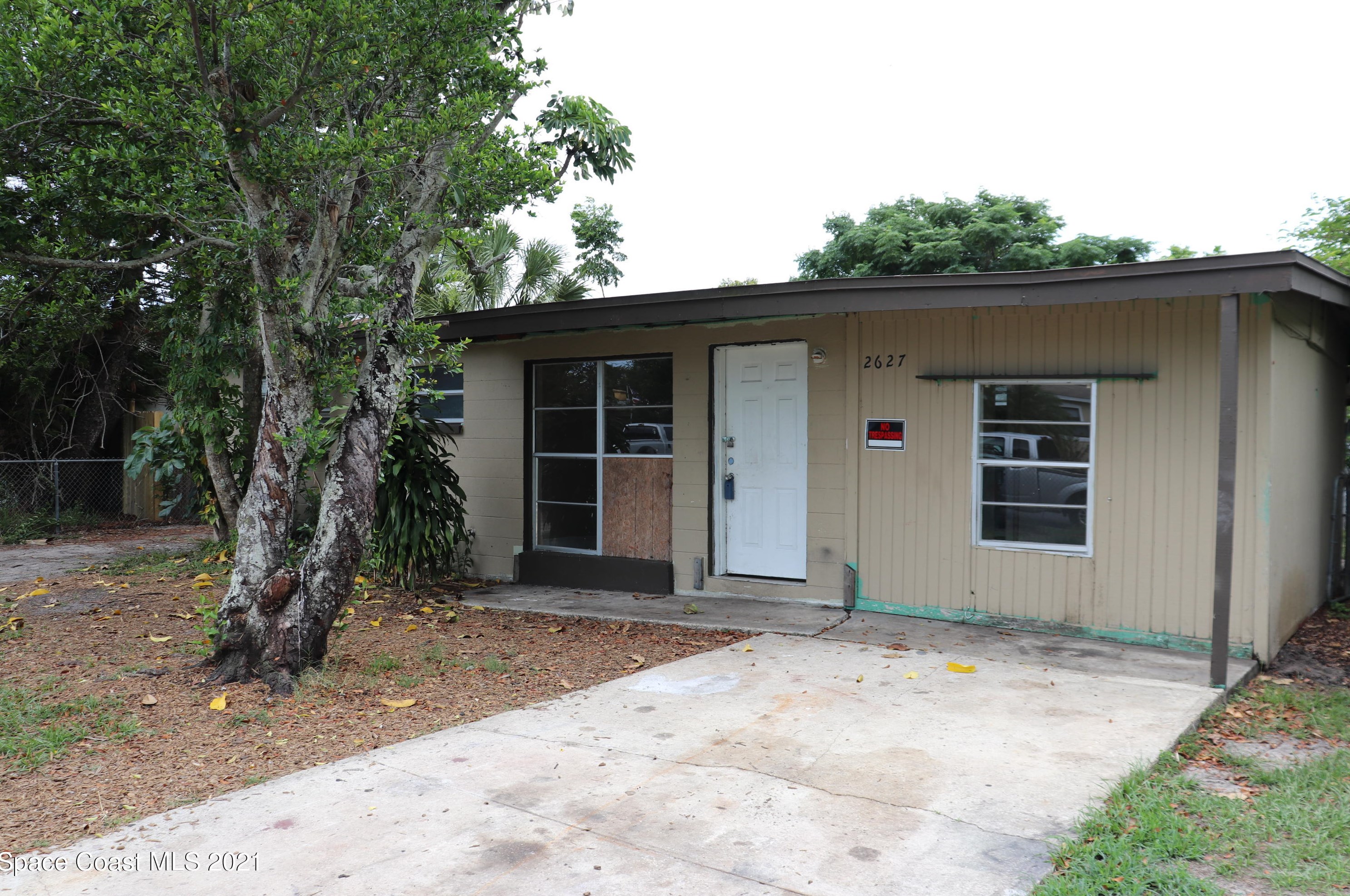 2627 Pepper Ave, Melbourne, FL 32935-2756