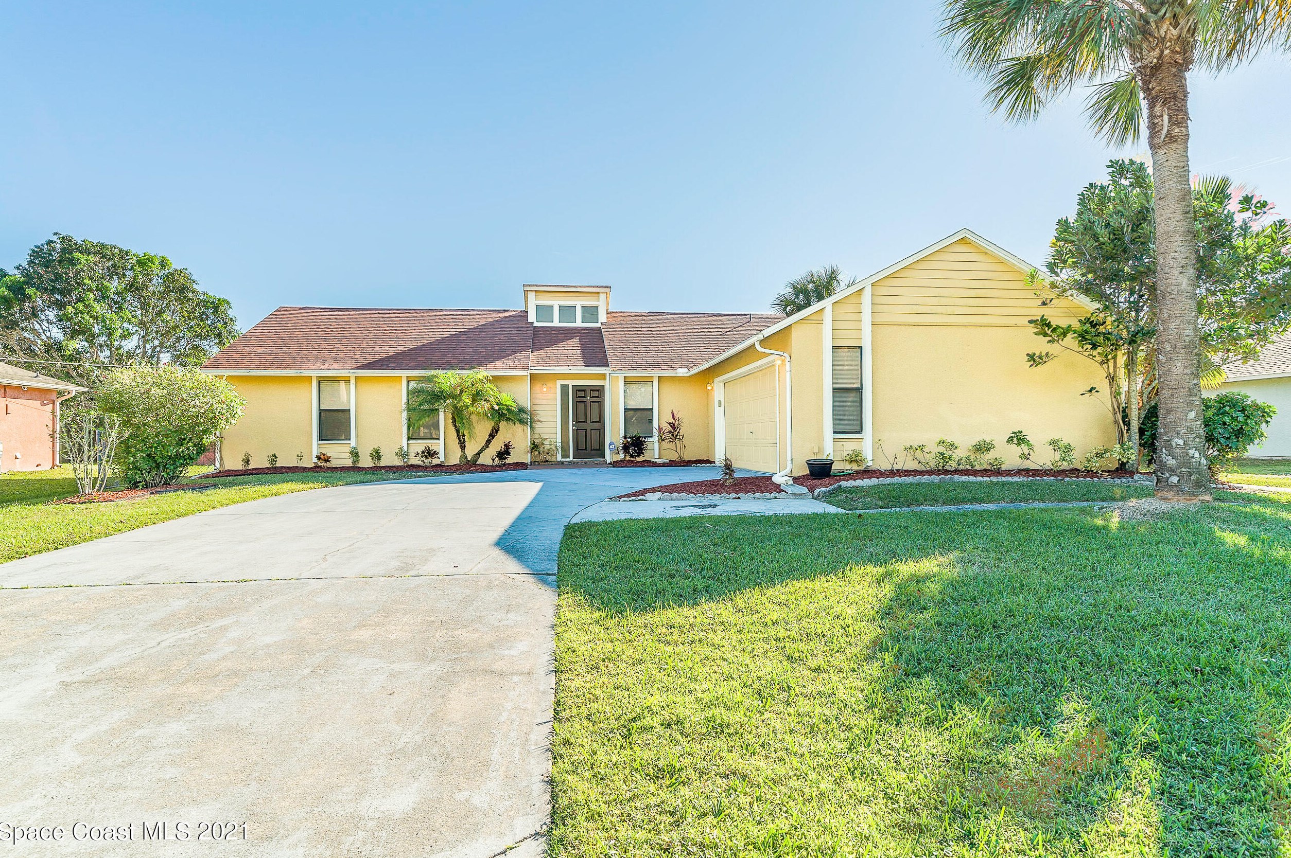332 Emerson Dr, Melbourne, FL 32907-1090