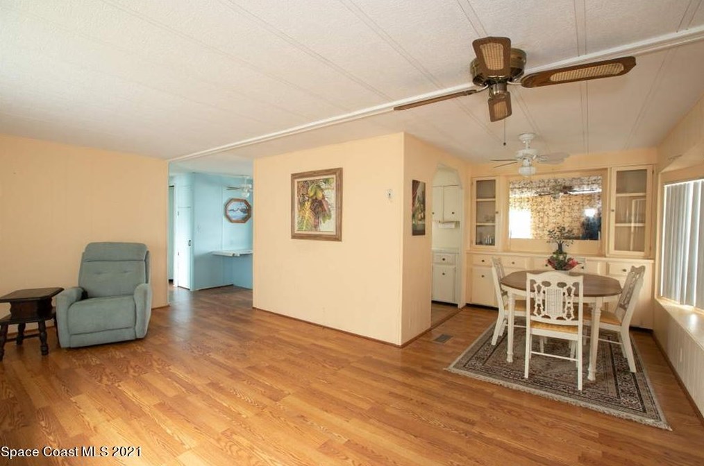 825 Thrush Cir, Sebastian, FL 32976