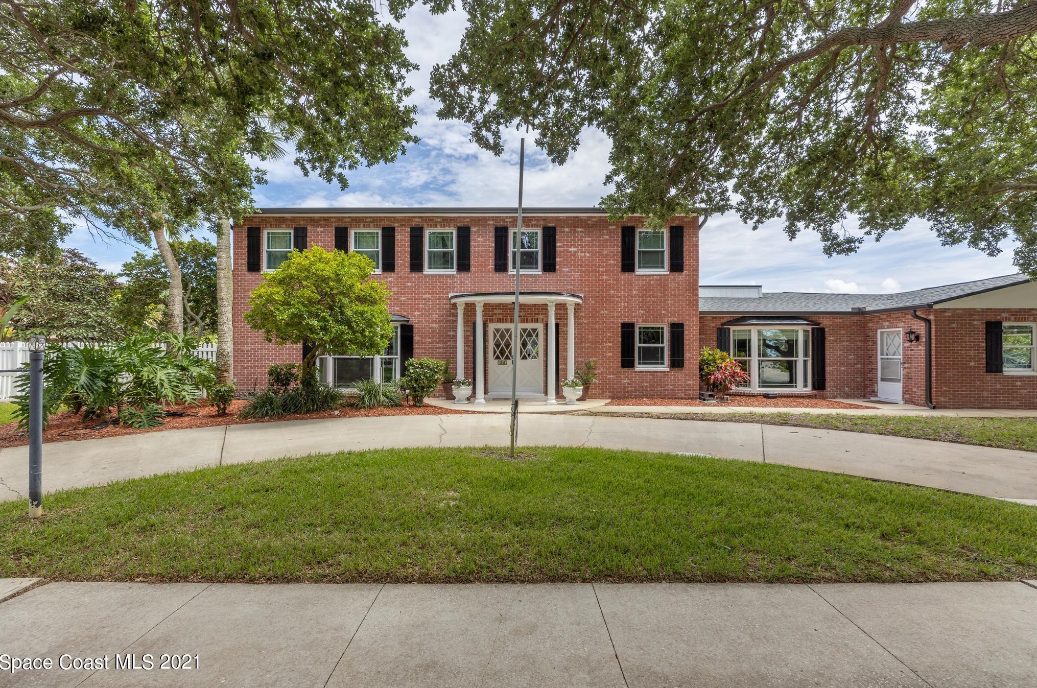 517 River Oaks Dr, Melbourne, FL 32903-4612