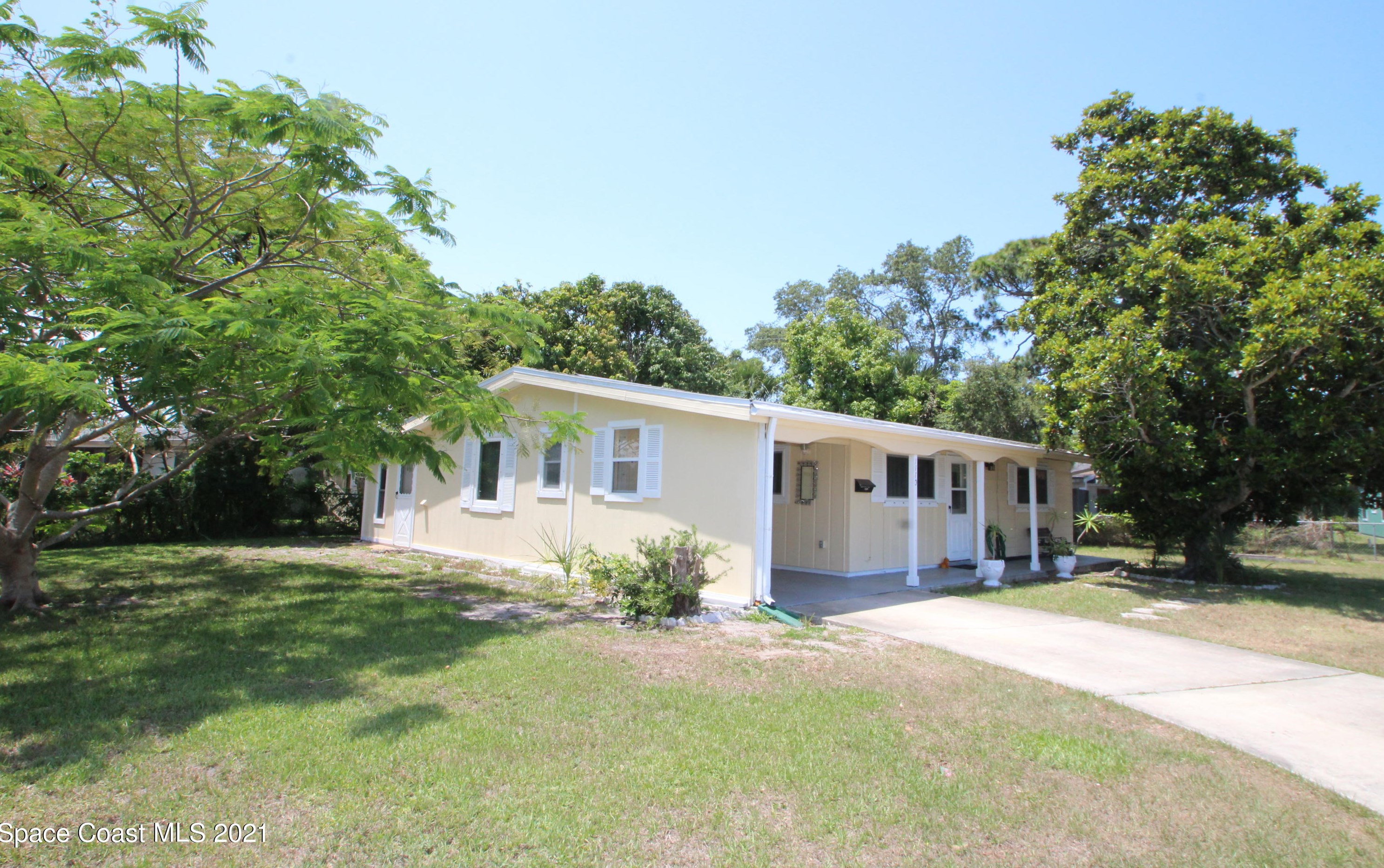 1110 Daytona Dr, Melbourne, FL 32905-4906