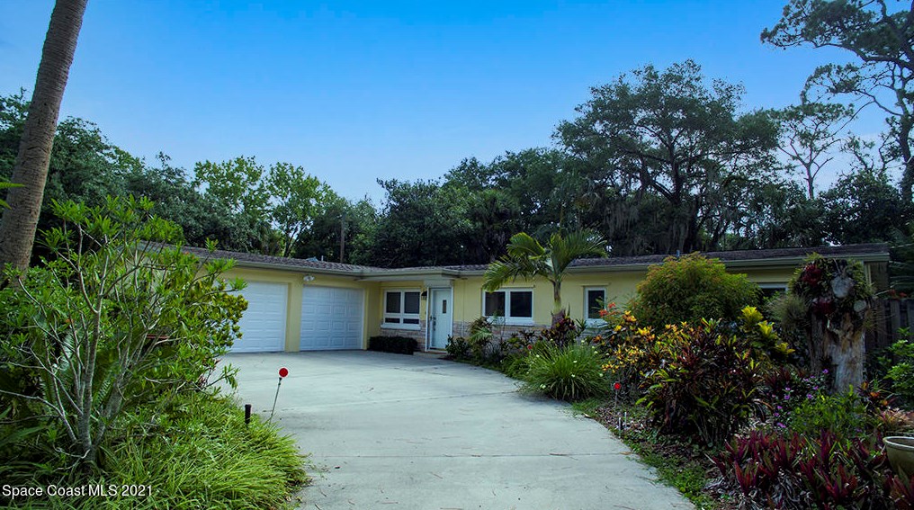 360 Laila Dr, Melbourne, FL 32904-3818