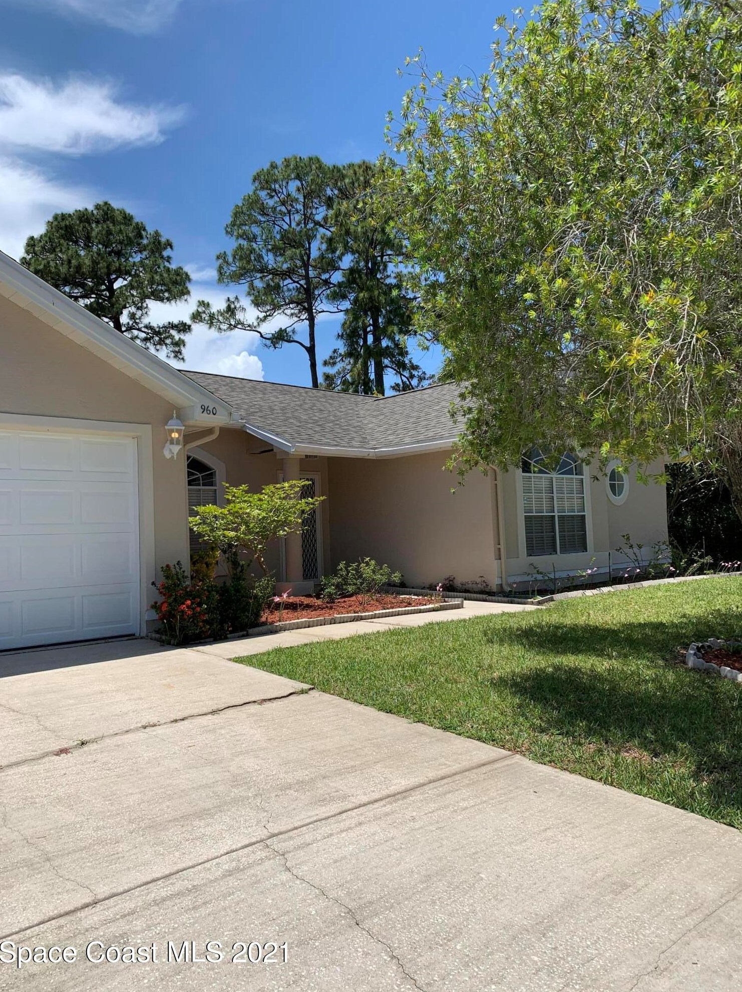 960 Essen Ave Nw, Melbourne, FL 32907
