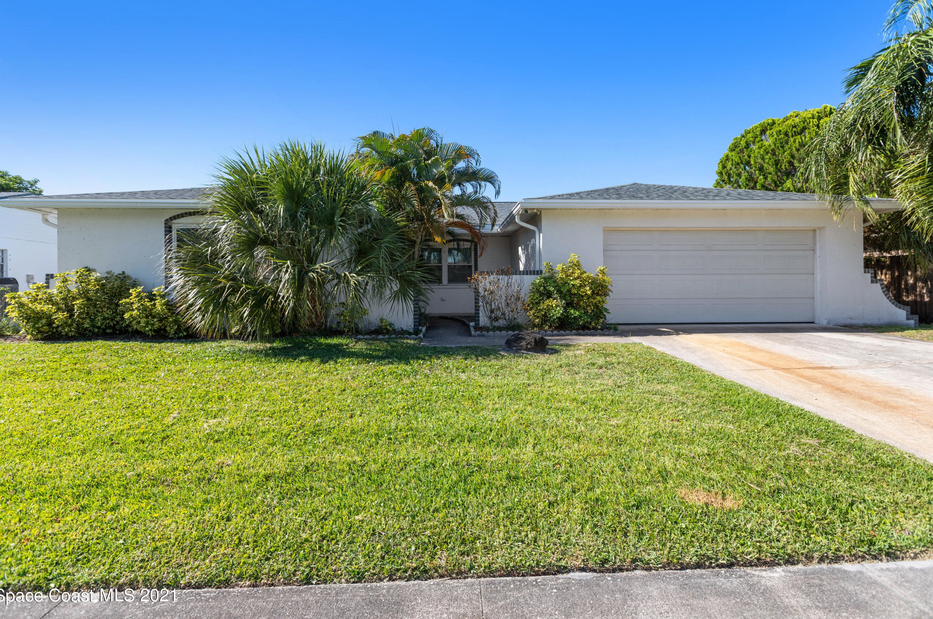 1918 Player Cir, Melbourne, FL 32935-4415