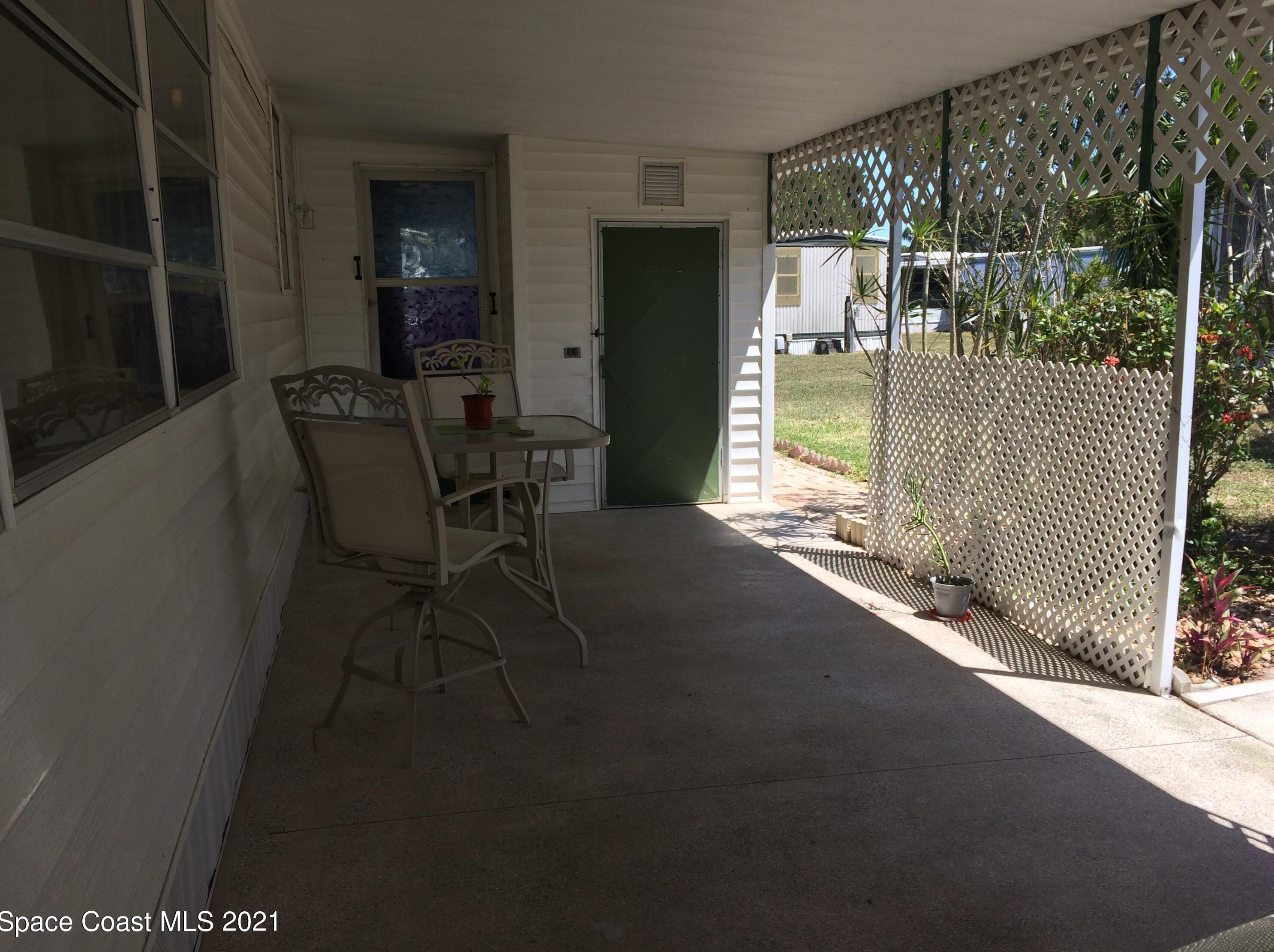 1284 Shell Ct, Melbourne, FL 32907-2156