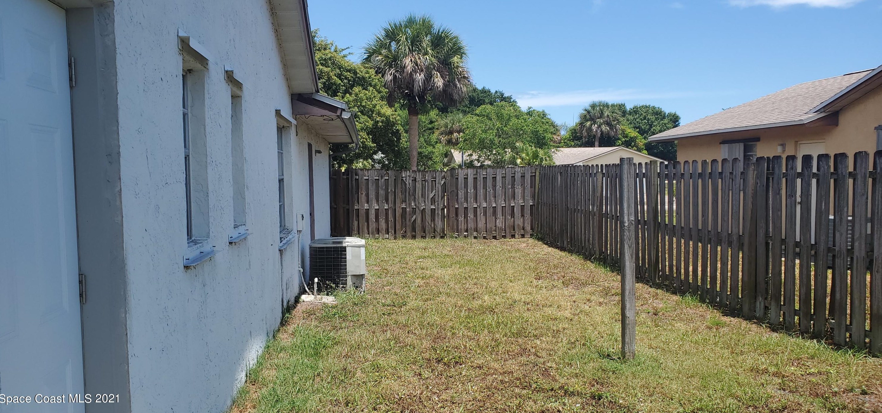 3340 Jay Tee Dr, Melbourne, FL 32901-8216