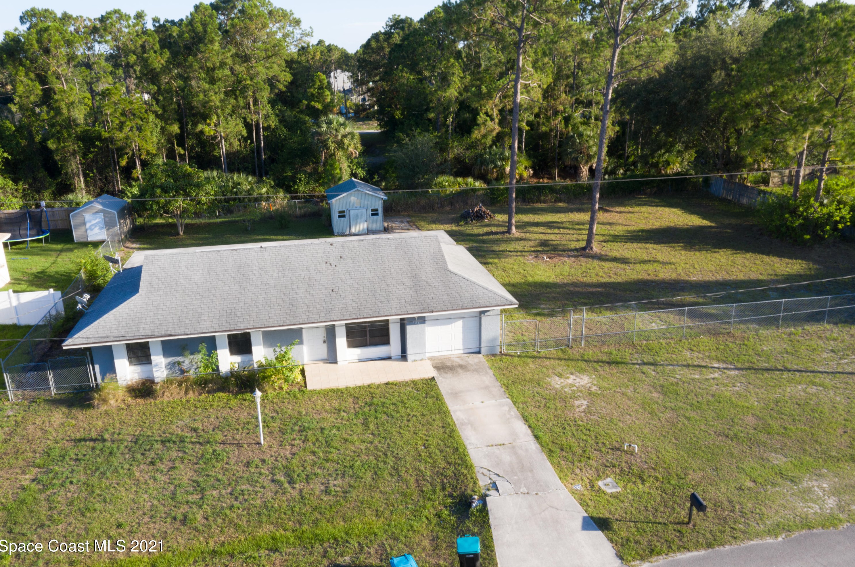 186 Brantley St, Melbourne, FL 32909-4321