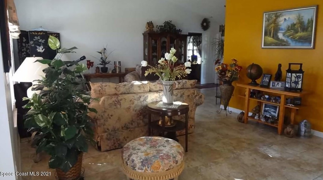 714 Seymour Rd, Melbourne, FL 32905-5025