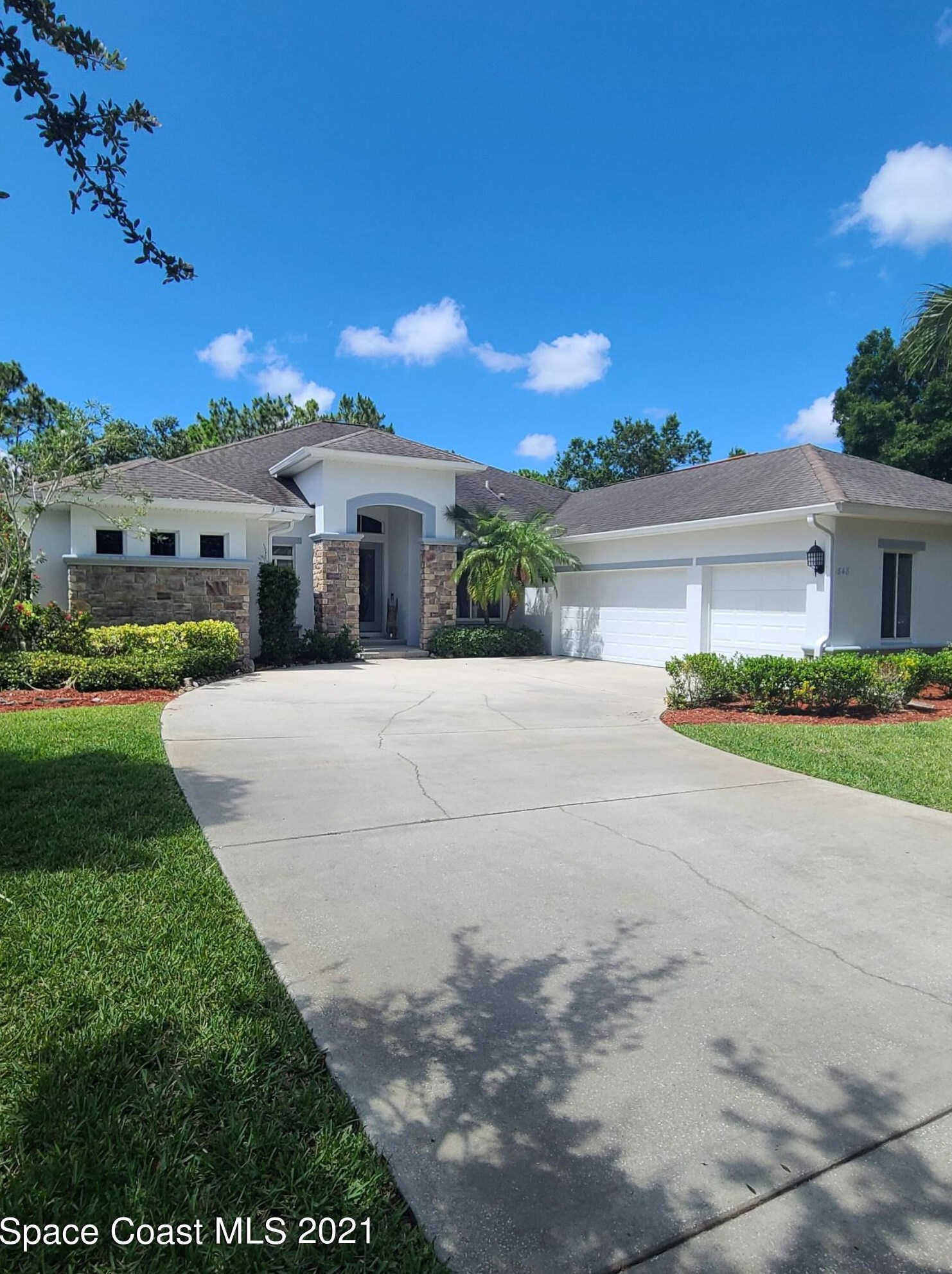 1848 Winding Ridge Cir, Melbourne, FL 32909-2314