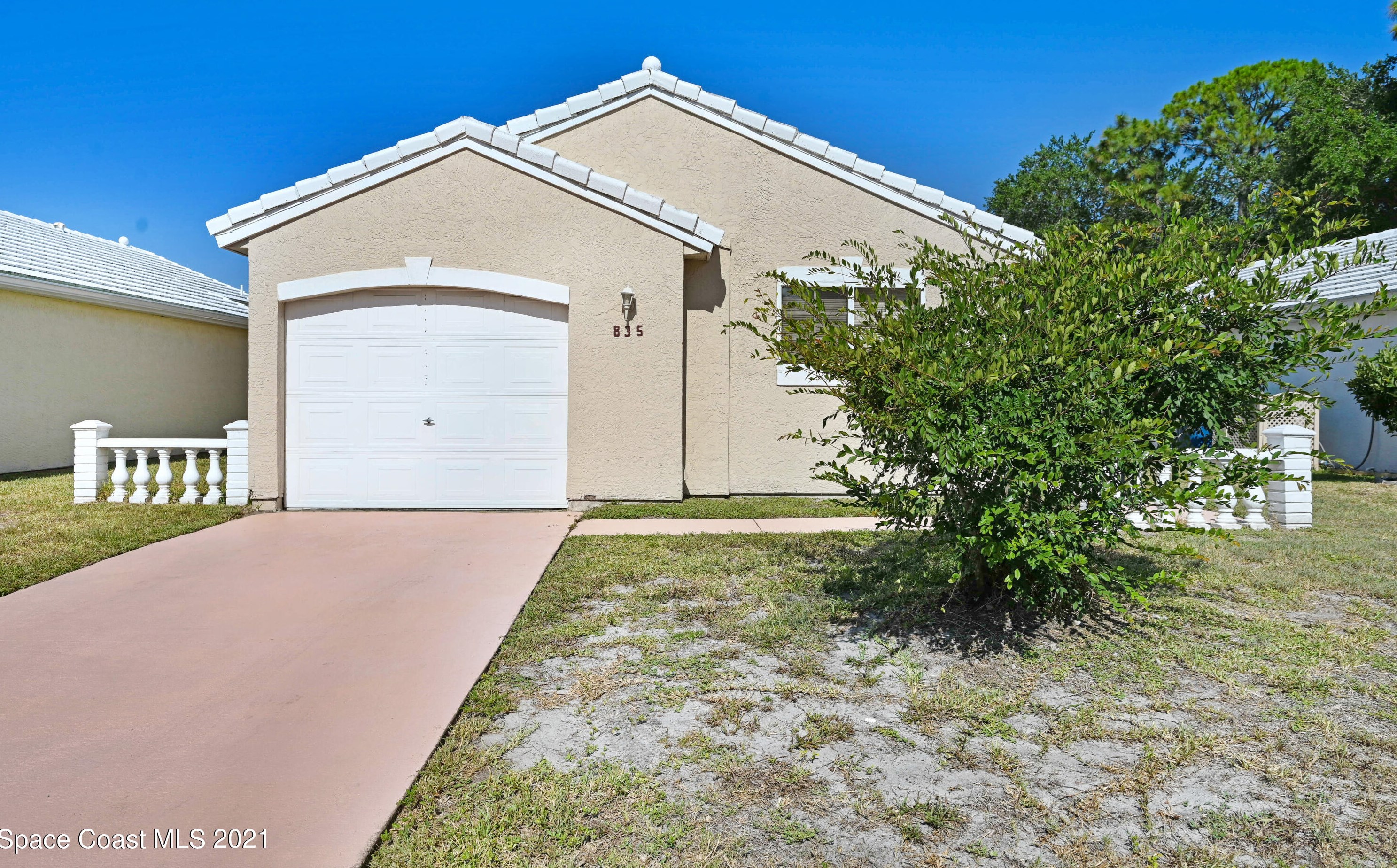 835 Bracken Ter, Melbourne, FL 32905-8602