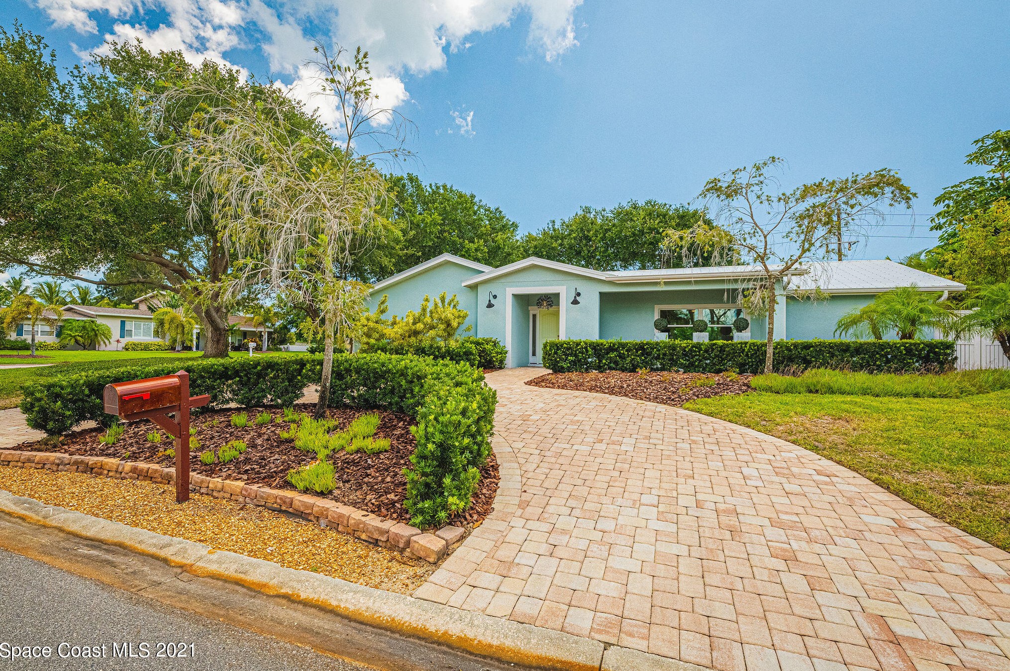 1901 Neptune Dr, Melbourne, FL 32951-2705