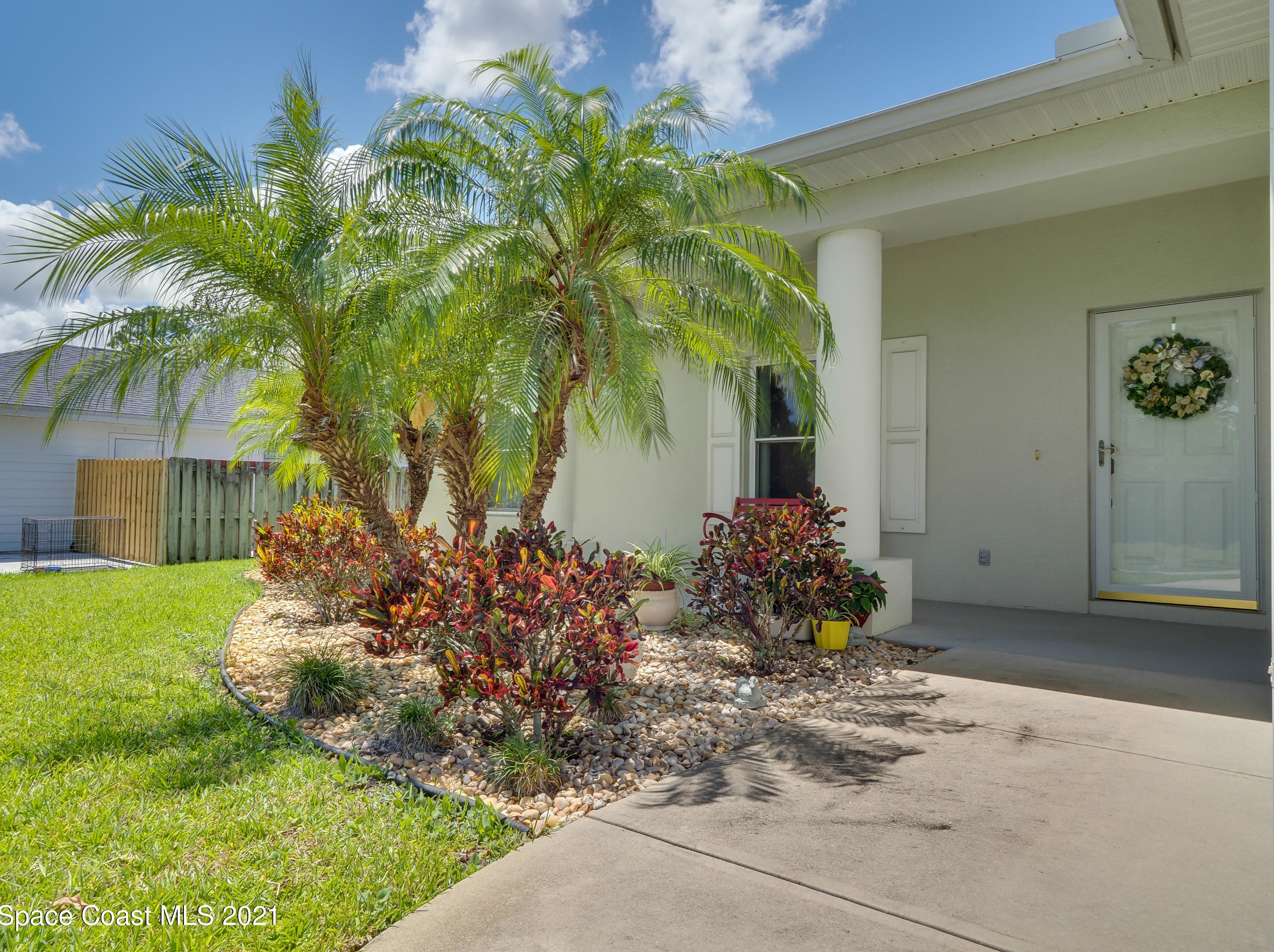 350 Gastin St, Melbourne, FL 32908-1240