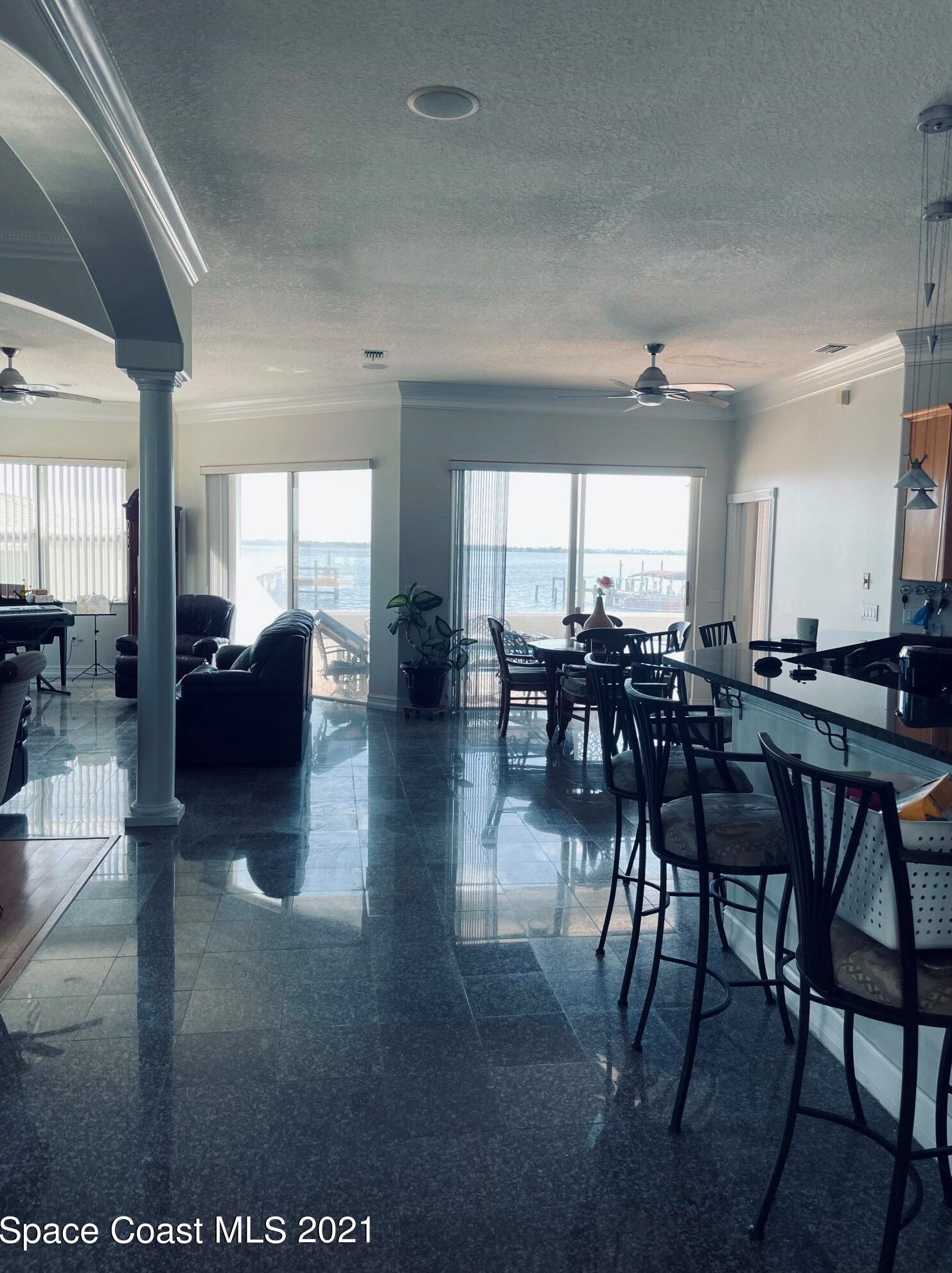 2189 Pineapple Ave, Melbourne FL 32935-6601 exterior