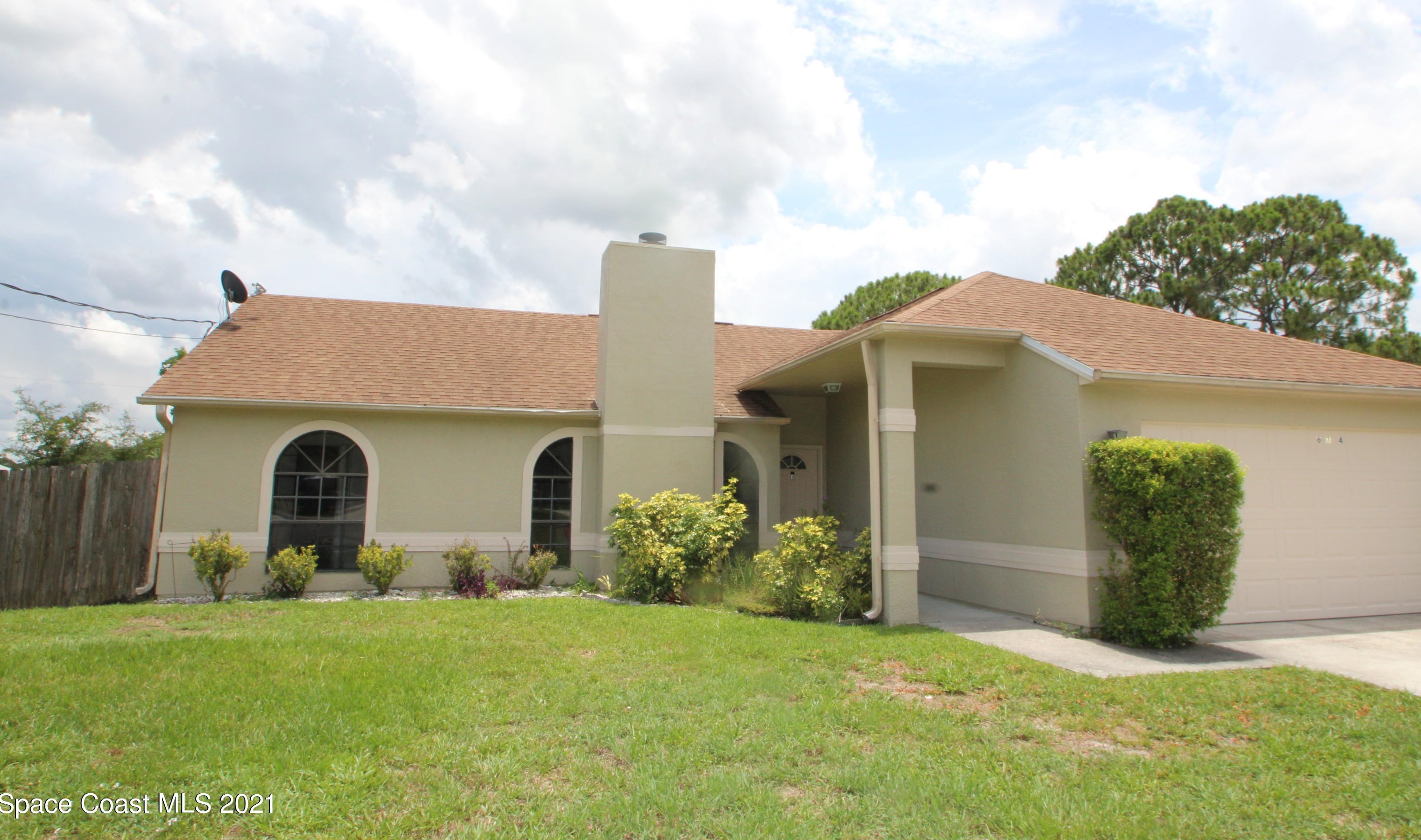 674 Lynbrook St, Melbourne, FL 32907-8217