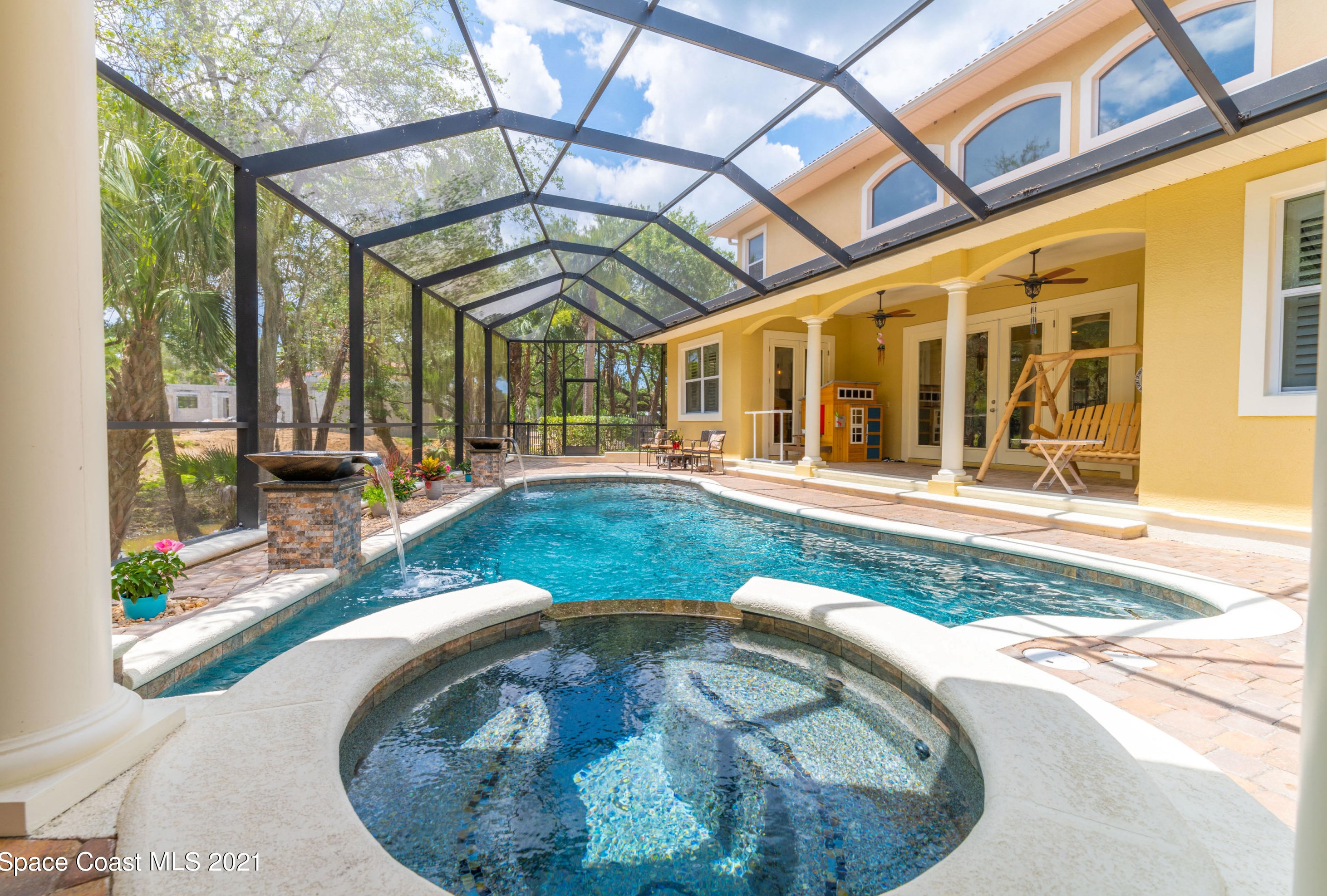 5474 Riveredge Dr, Titusville, FL 32780