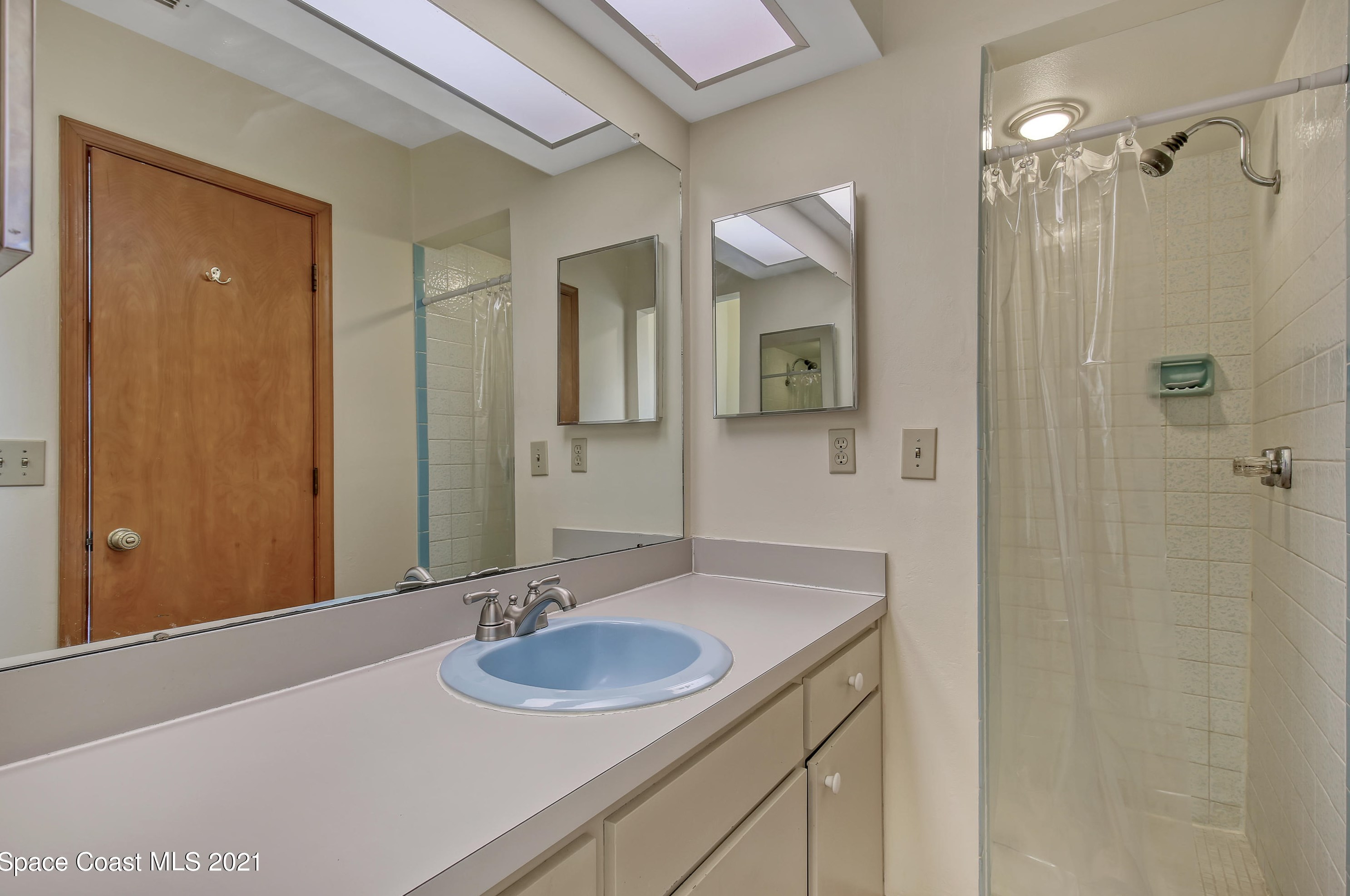 660 Oak Park Cir, Merritt Island FL  32953-4160 exterior