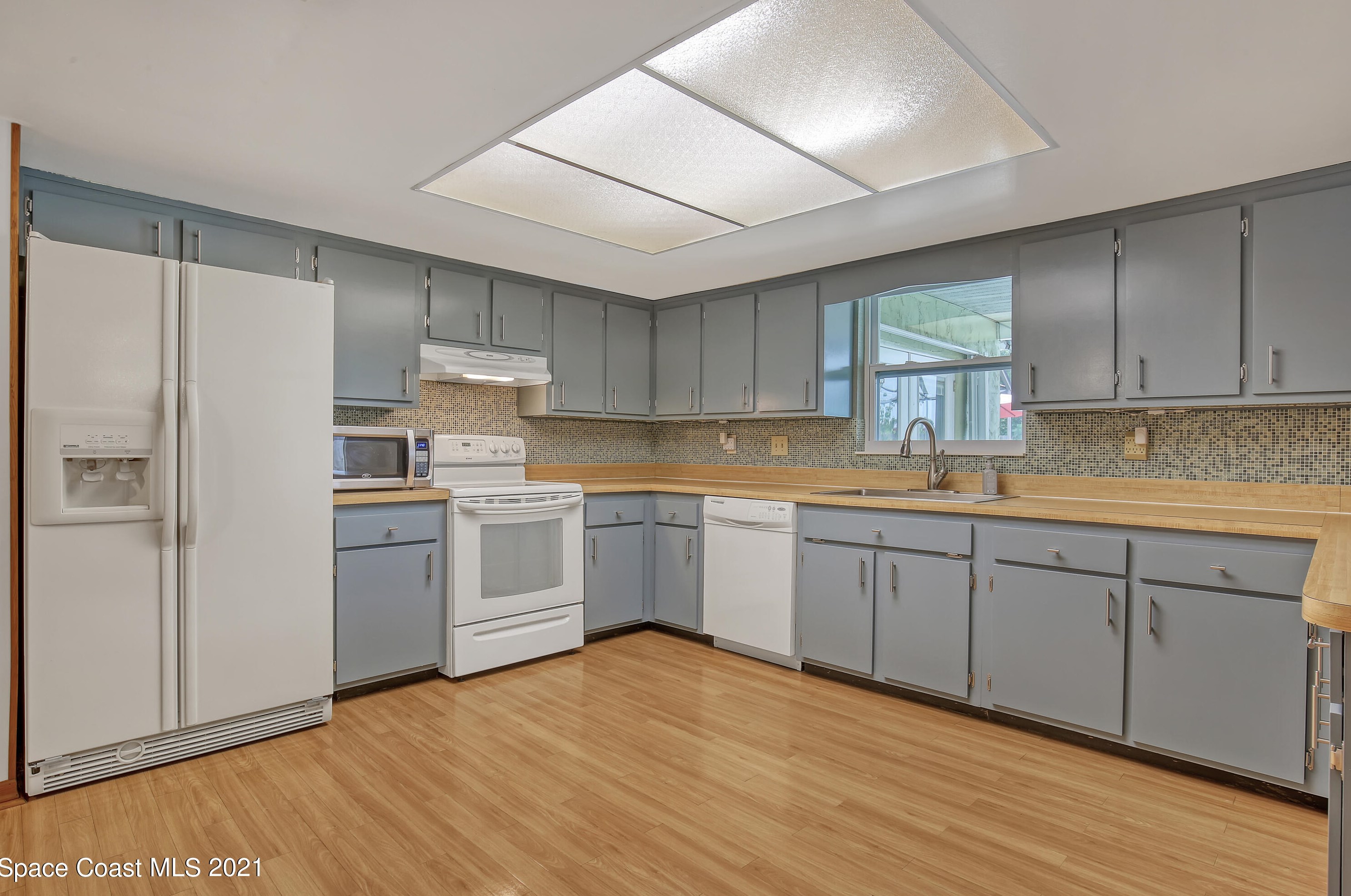 660 Oak Park Cir, Merritt Island FL  32953-4160 exterior
