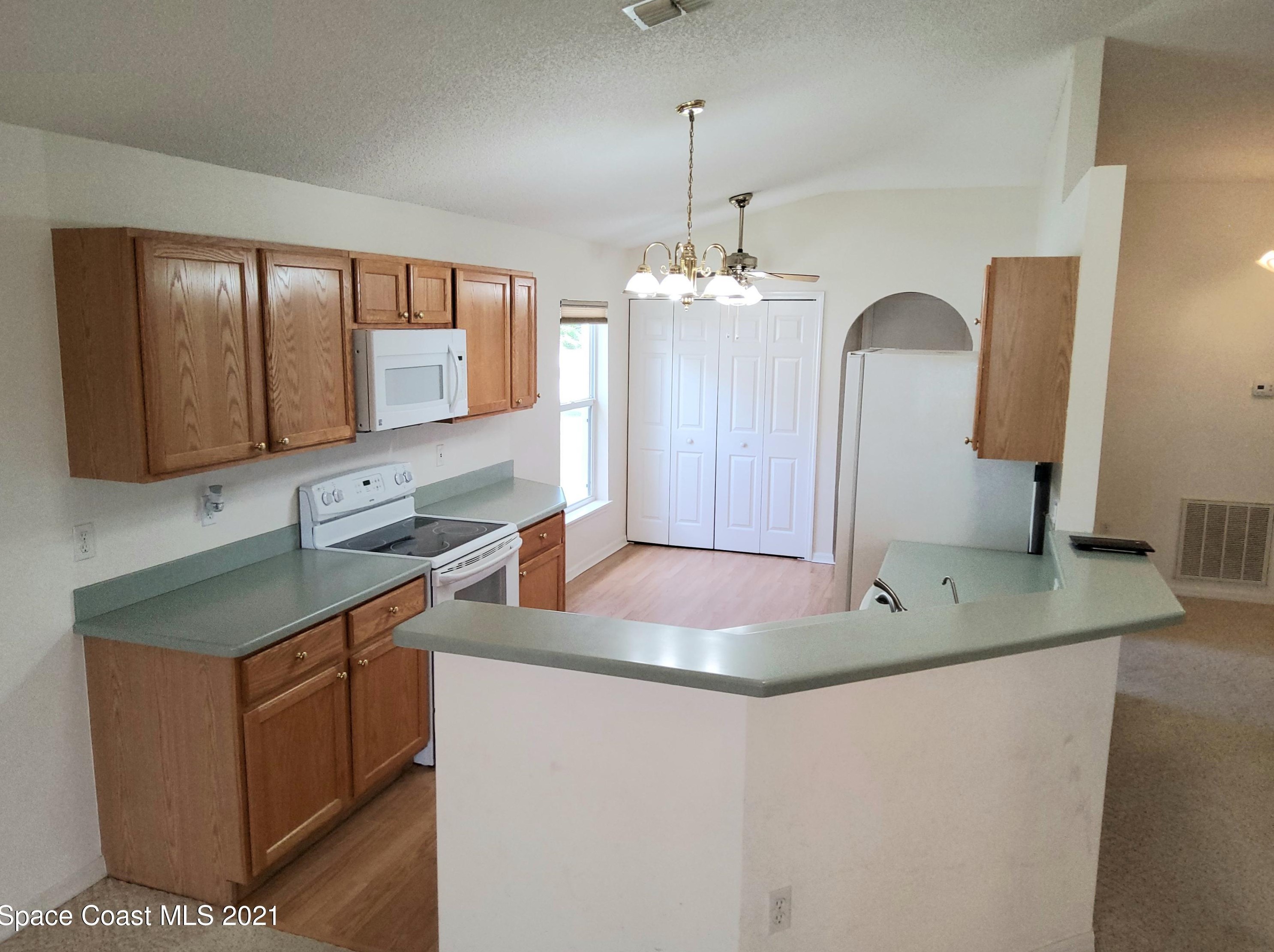 1283 White Oak Cir, Melbourne, FL 32934-7289
